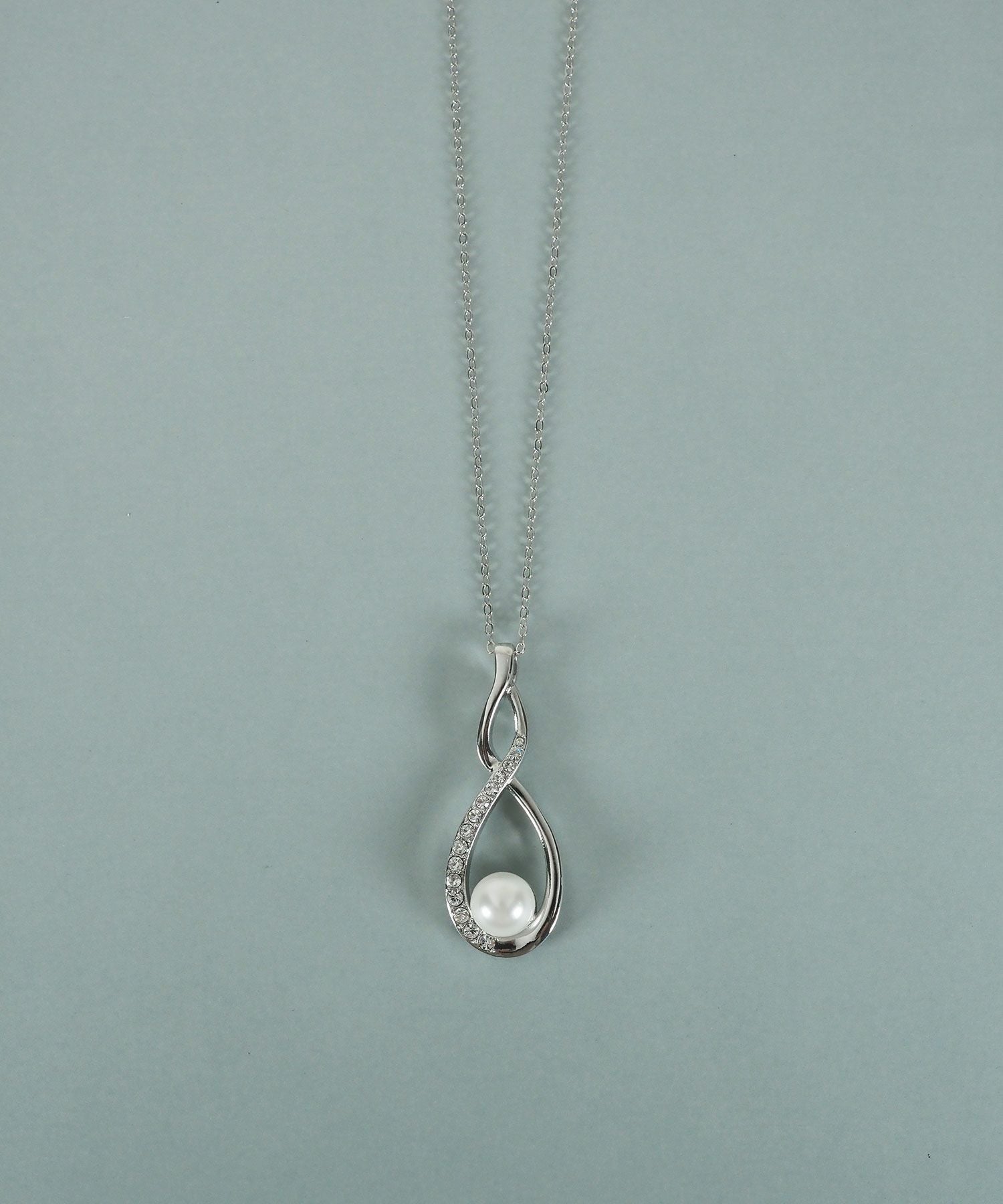 貝パールカーブパヴェネックレス【JUNO PREMIUM】