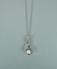 貝パールカーブパヴェネックレス【JUNO PREMIUM】