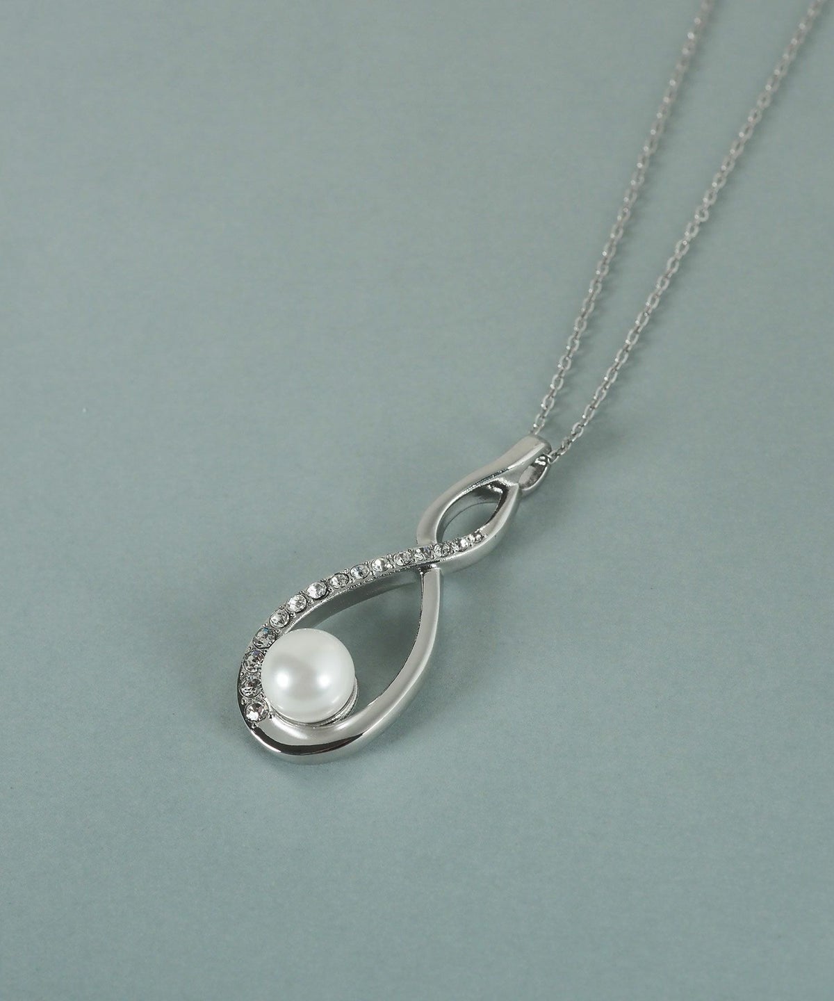 貝パールカーブパヴェネックレス【JUNO PREMIUM】