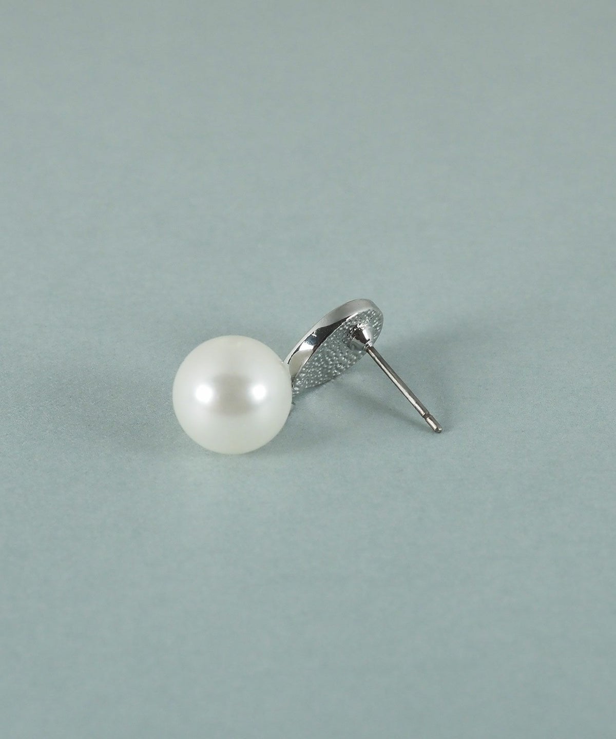 貝パールドロップパヴェピアス