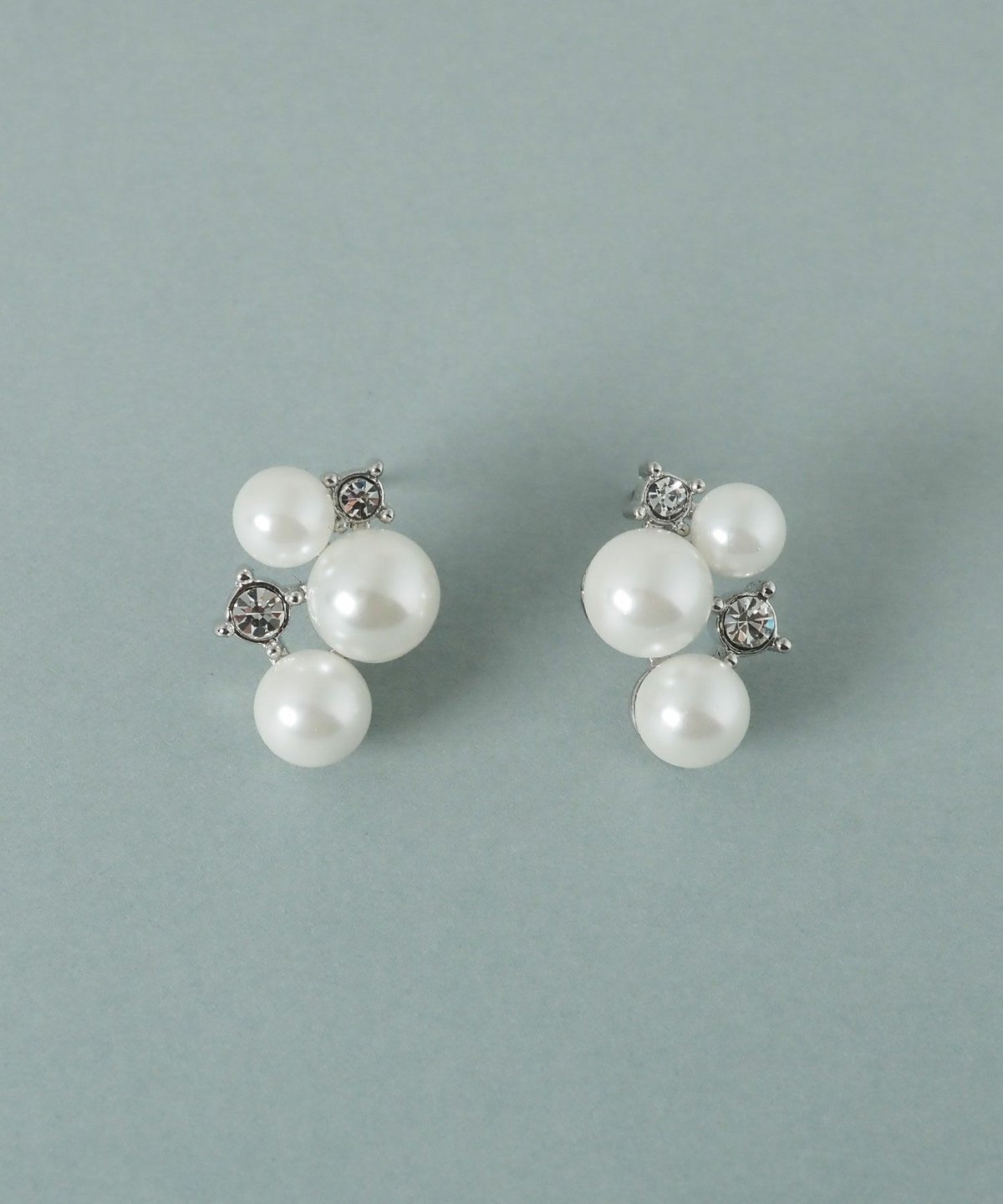 トリプル貝パールビジューピアス【JUNO PREMIUM】