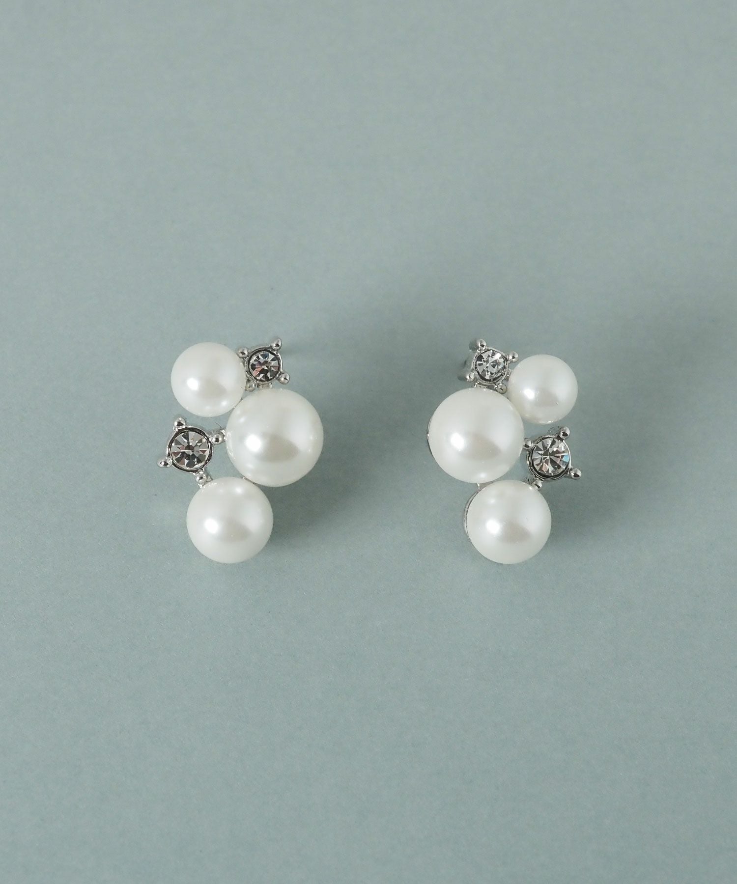 トリプル貝パールビジューピアス【JUNO PREMIUM】