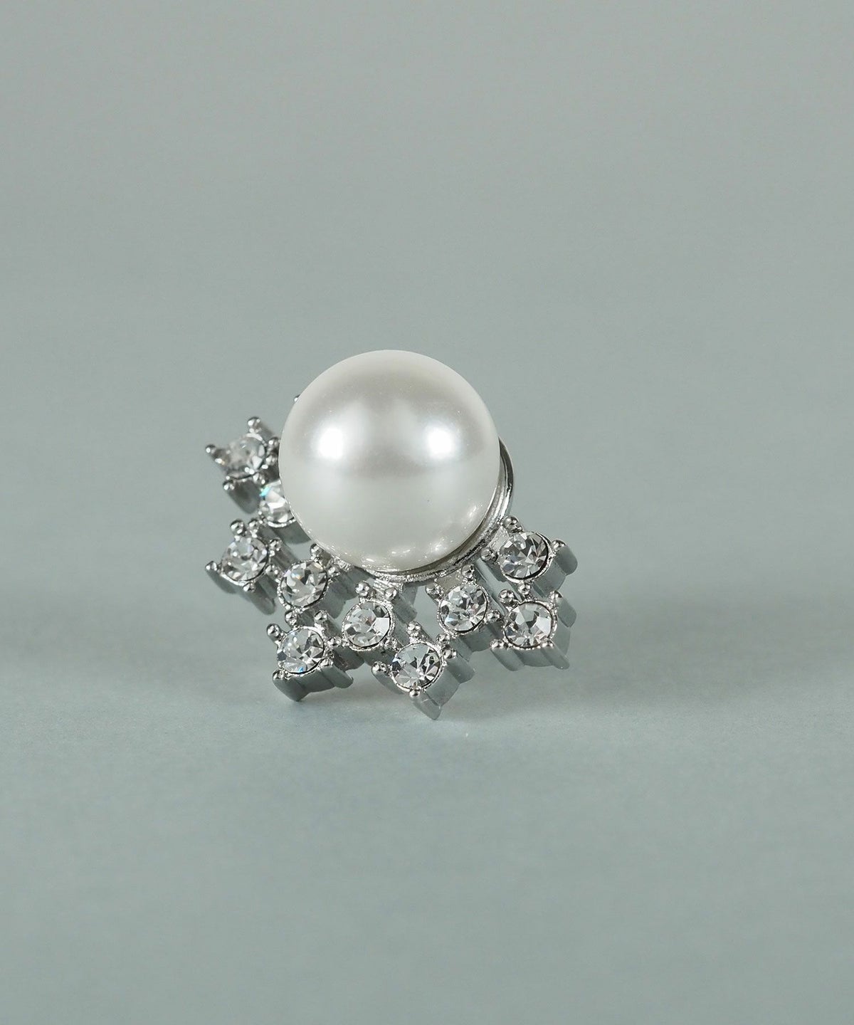 貝パールファンシェイプストーンピアス