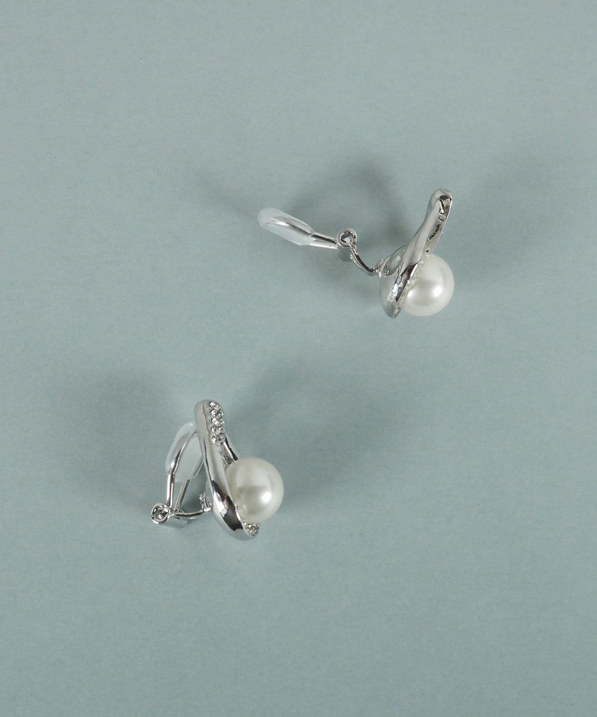 貝パールドロップラインイヤリング