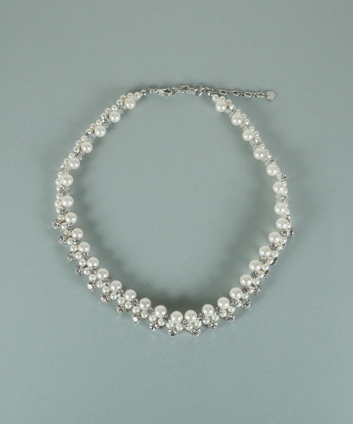 貝パールラインストーンネックレス