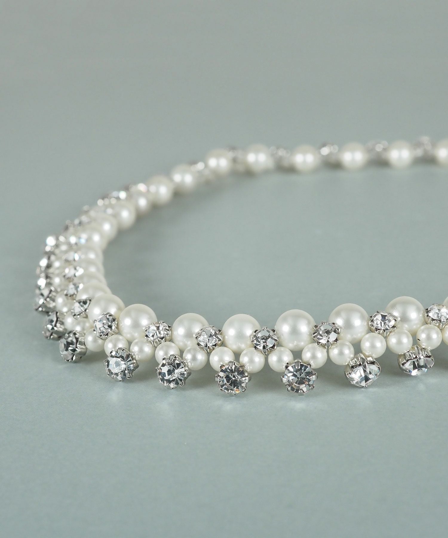 貝パールラインストーンネックレス