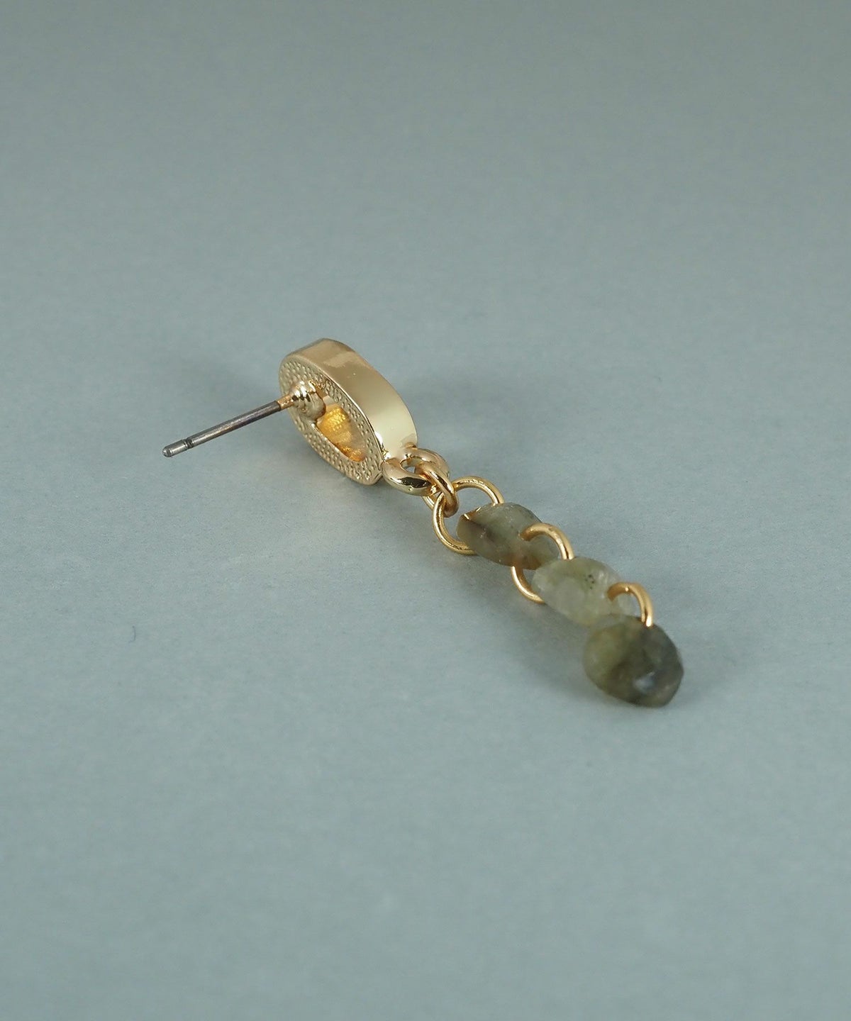 ラブラドライトオーバルメタルピアス【JUNO PREMIUM】