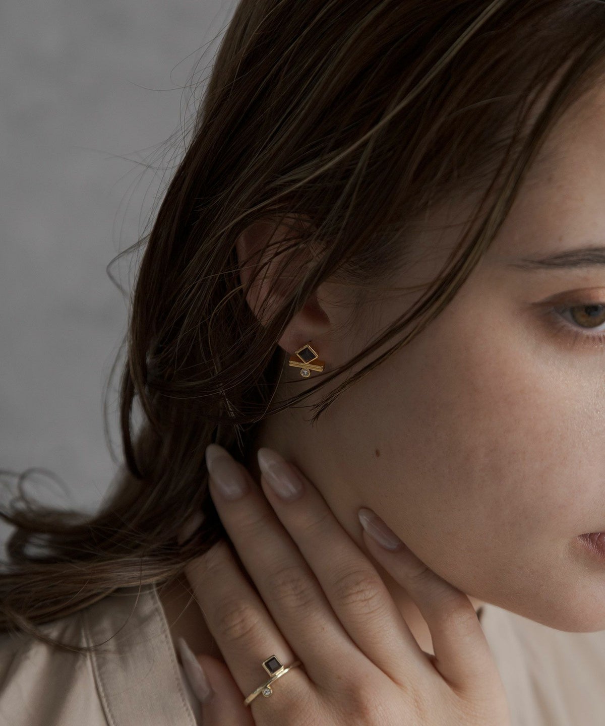 スクエアガーネットジオメトリーピアス【JUNO PREMIUM】