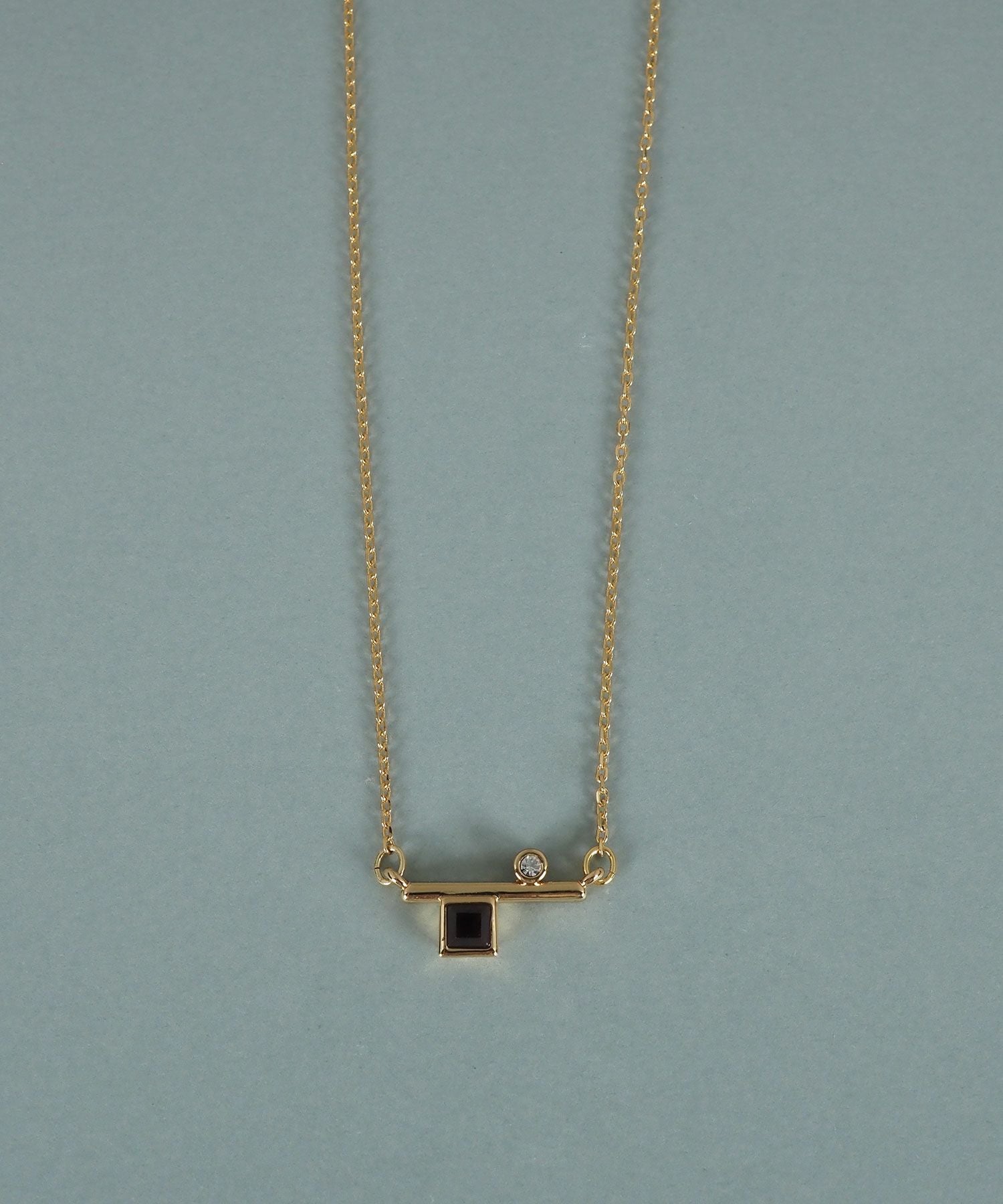 スクエアガーネットラインジオメトリーネックレス【JUNO PREMIUM】