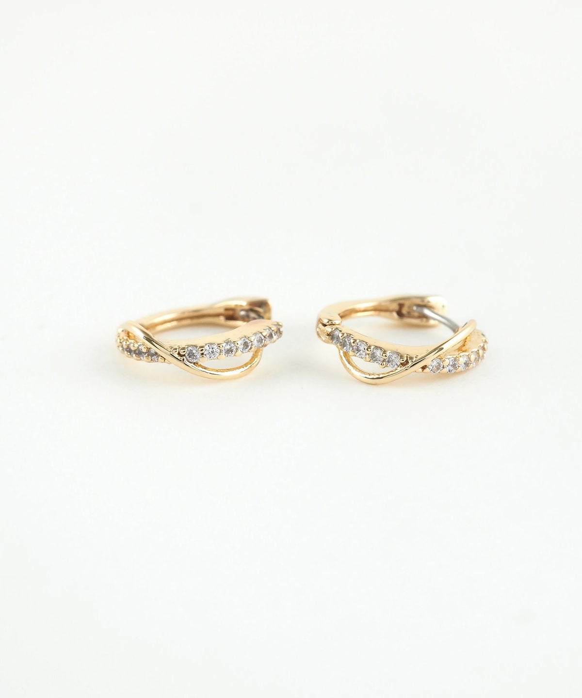 クロスキュービックフープステンレスポストピアス