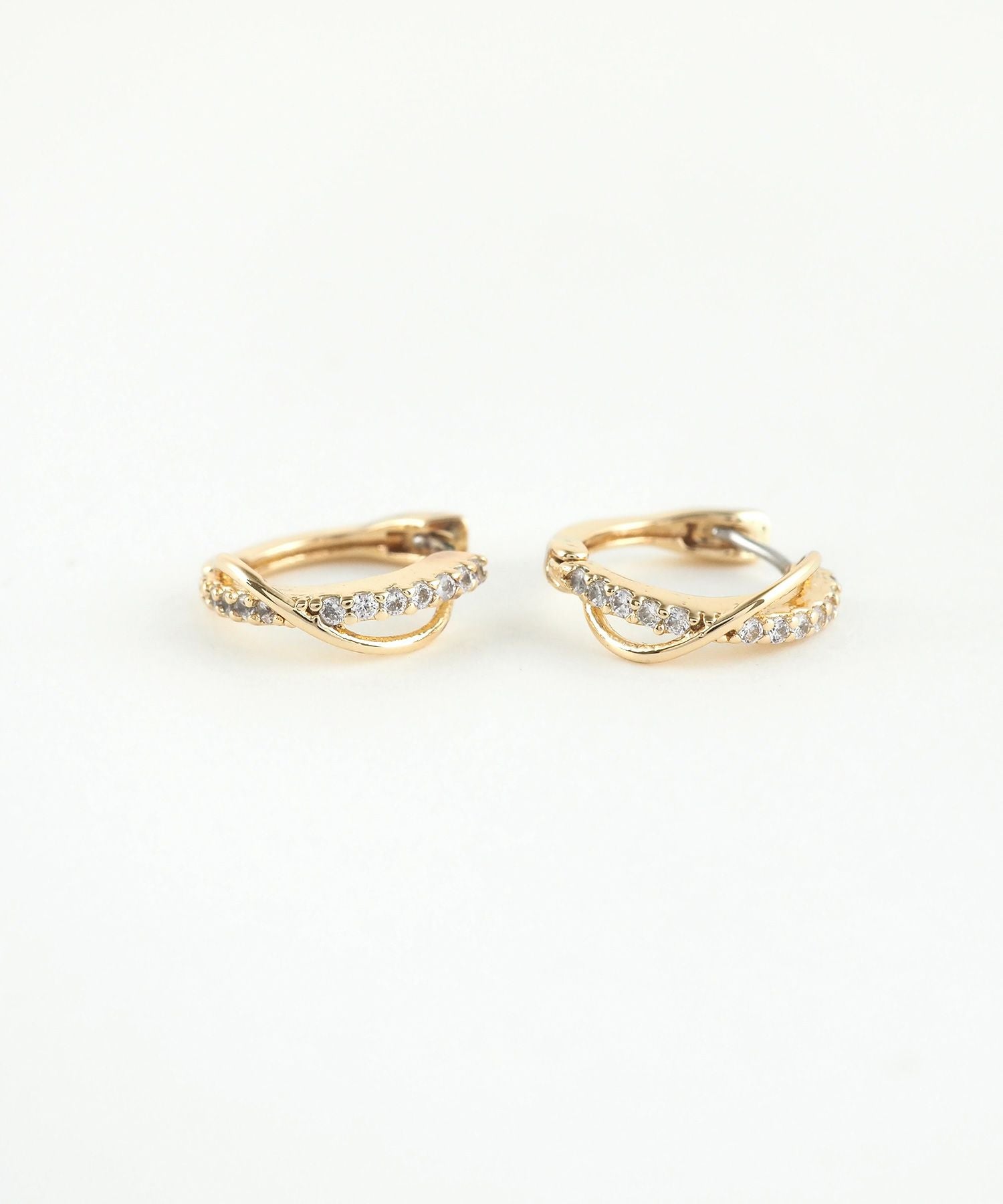 クロスキュービックフープステンレスポストピアス