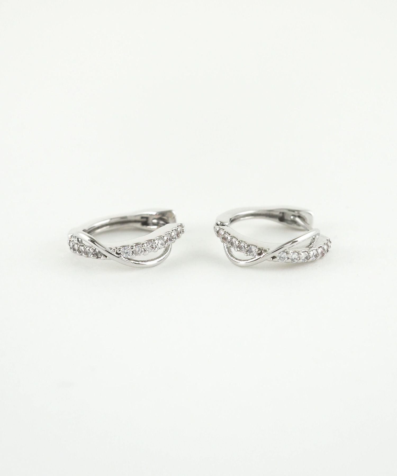 クロスキュービックフープステンレスポストピアス