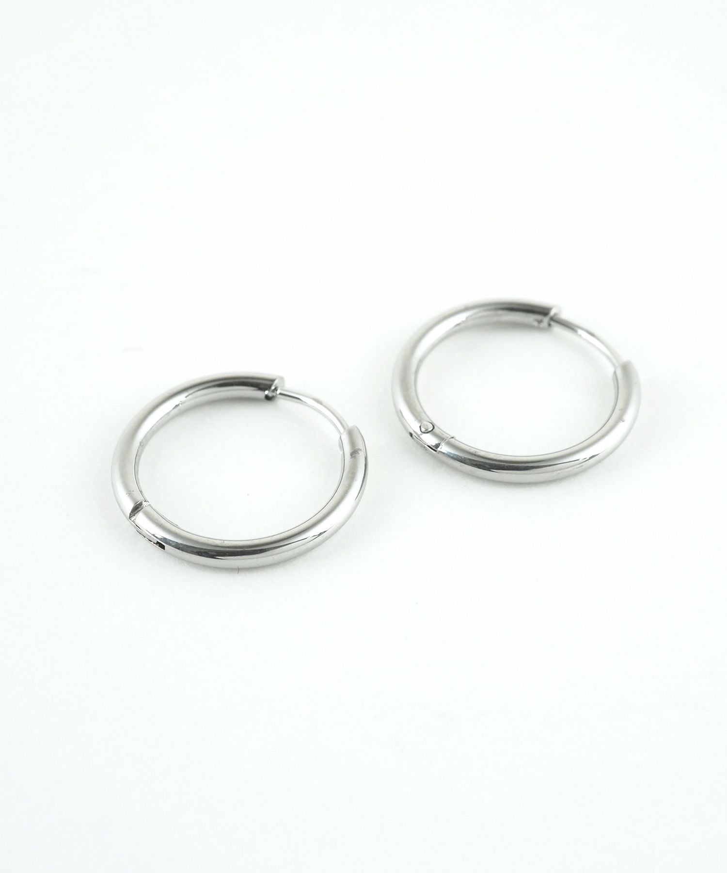 15mmシンプルスリムステンレスフープワンタッチピアス