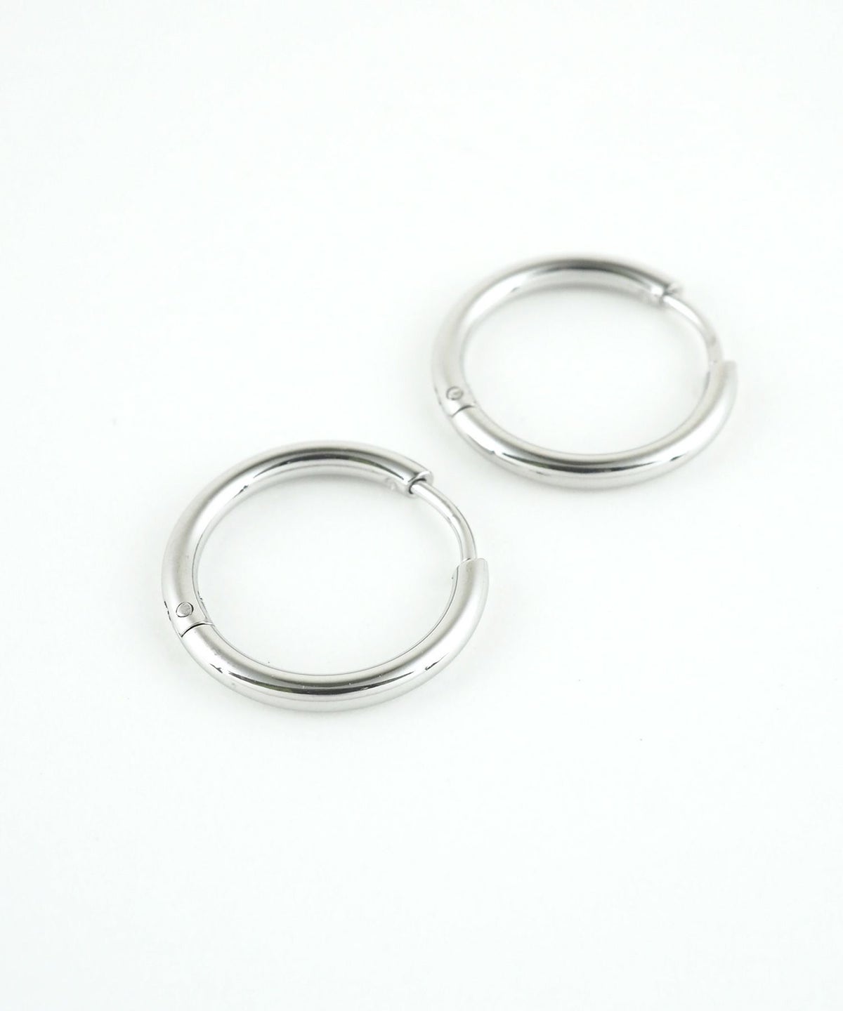 18mmシンプルステンレスフープワンタッチピアス