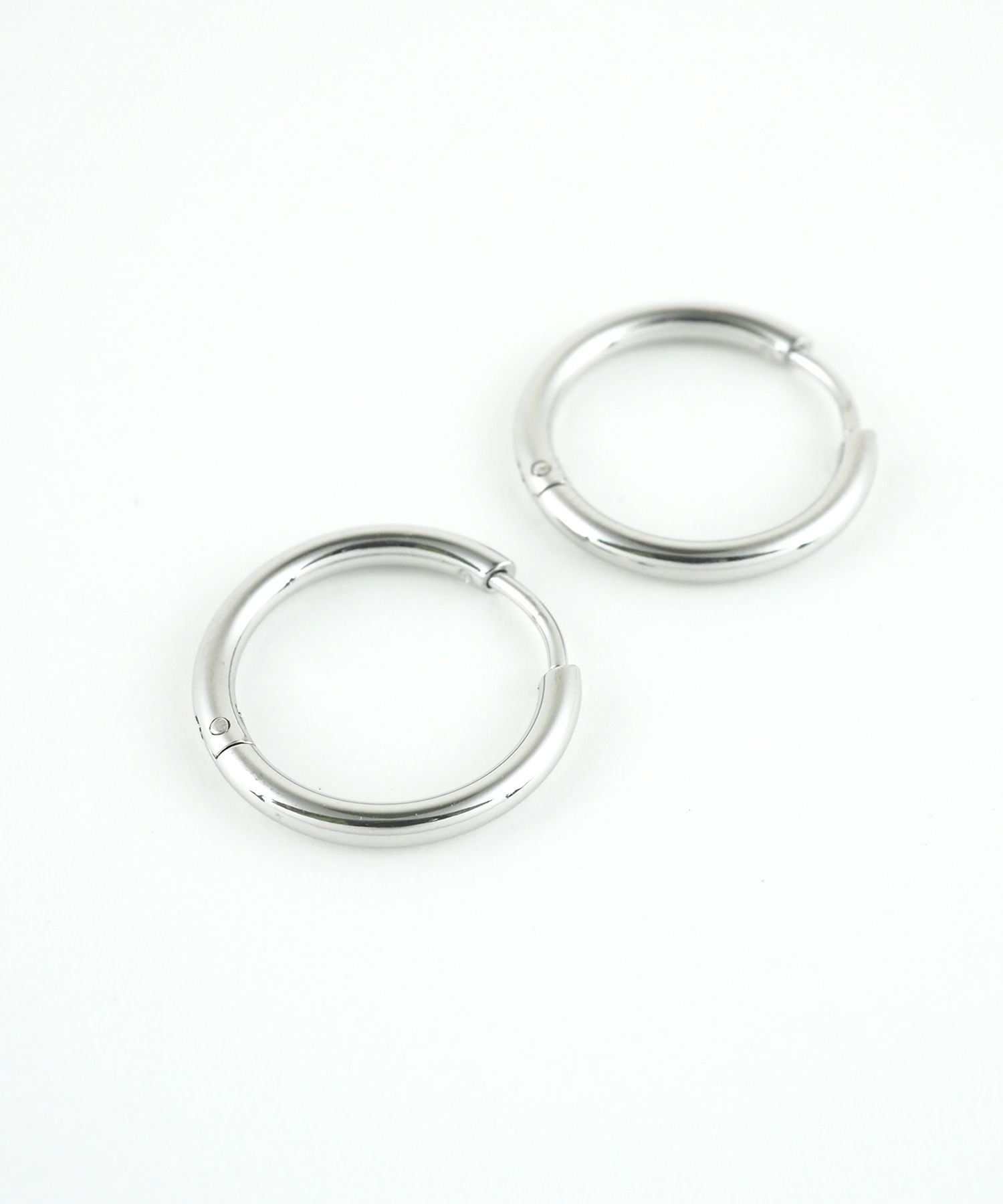 18mmシンプルステンレスフープワンタッチピアス