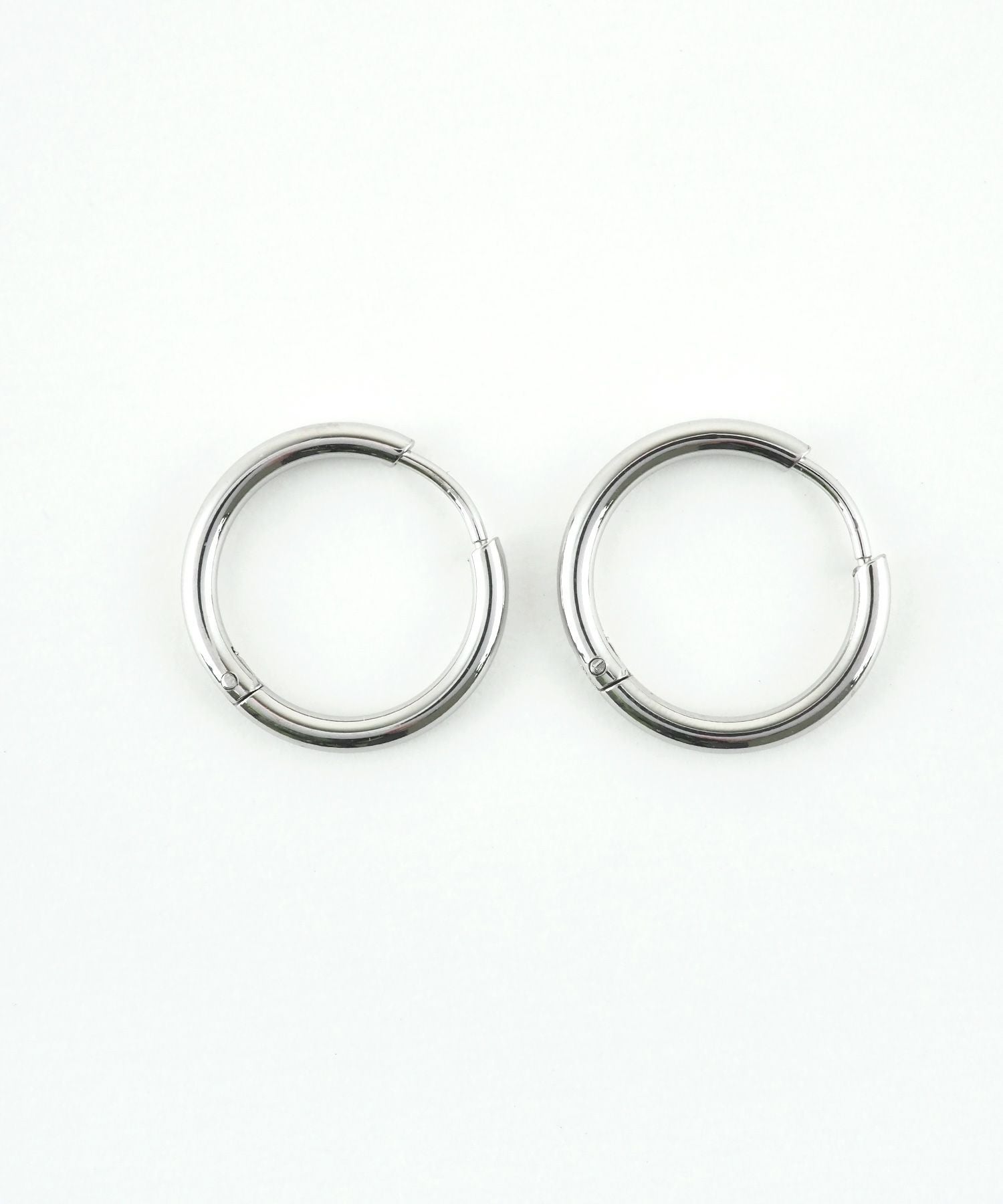 18mmシンプルステンレスフープワンタッチピアス