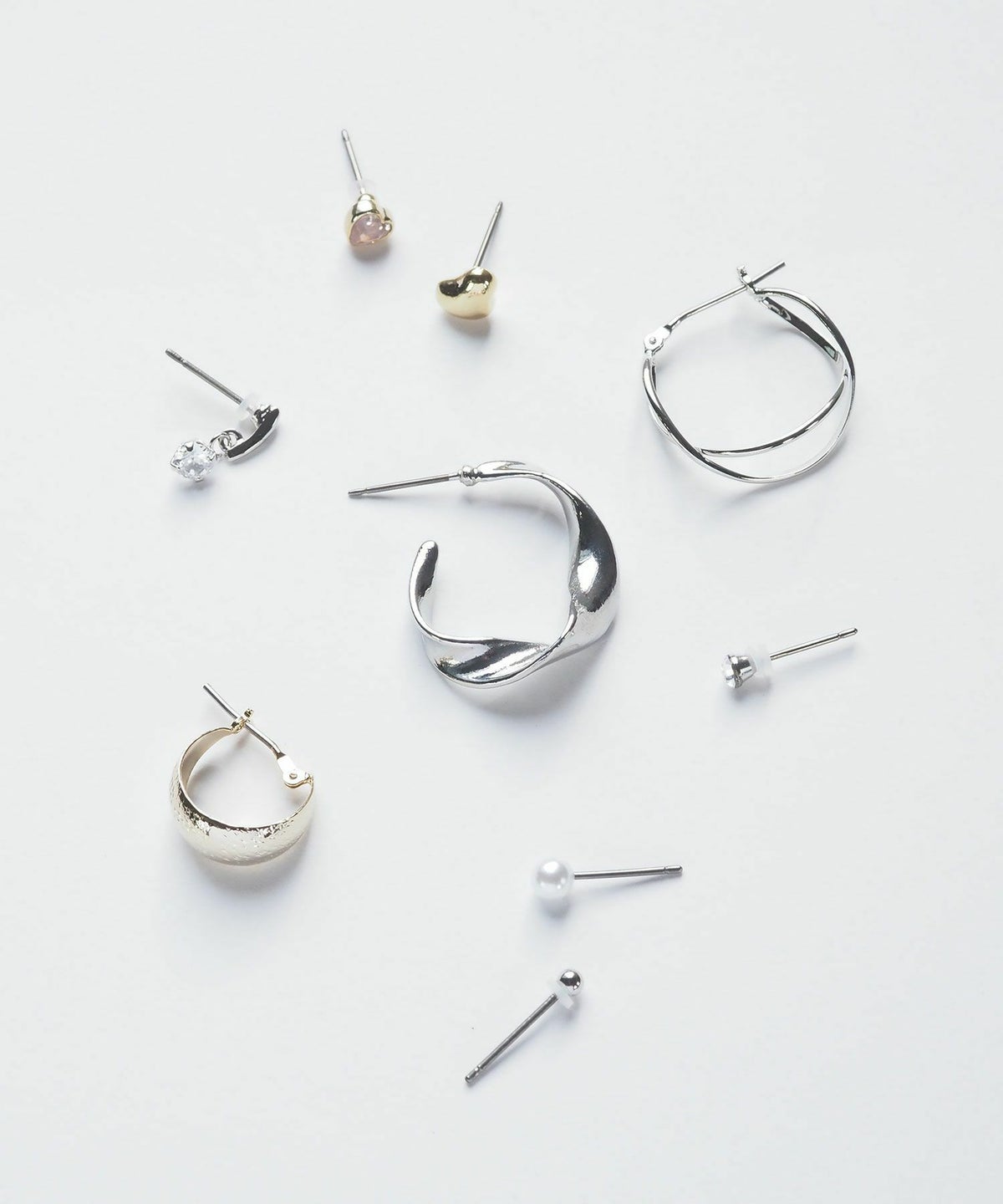 プチハートピュアチタンポストピアス【ISS】