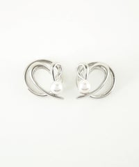 ニュアンスハートパールラウンドメタルイヤリング