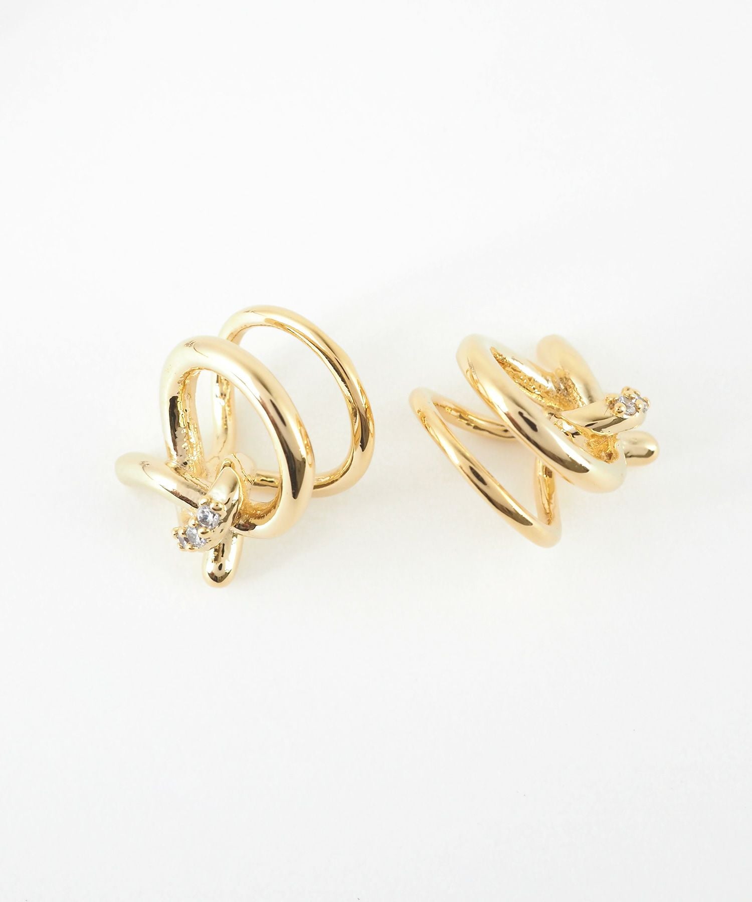 スリークノットラウンドメタルイヤリング