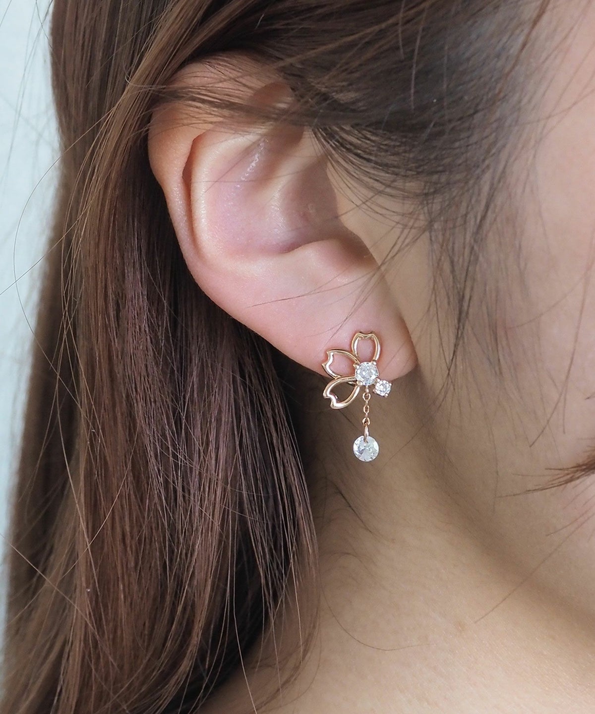 ルーチェサクララウンドメタルイヤリング