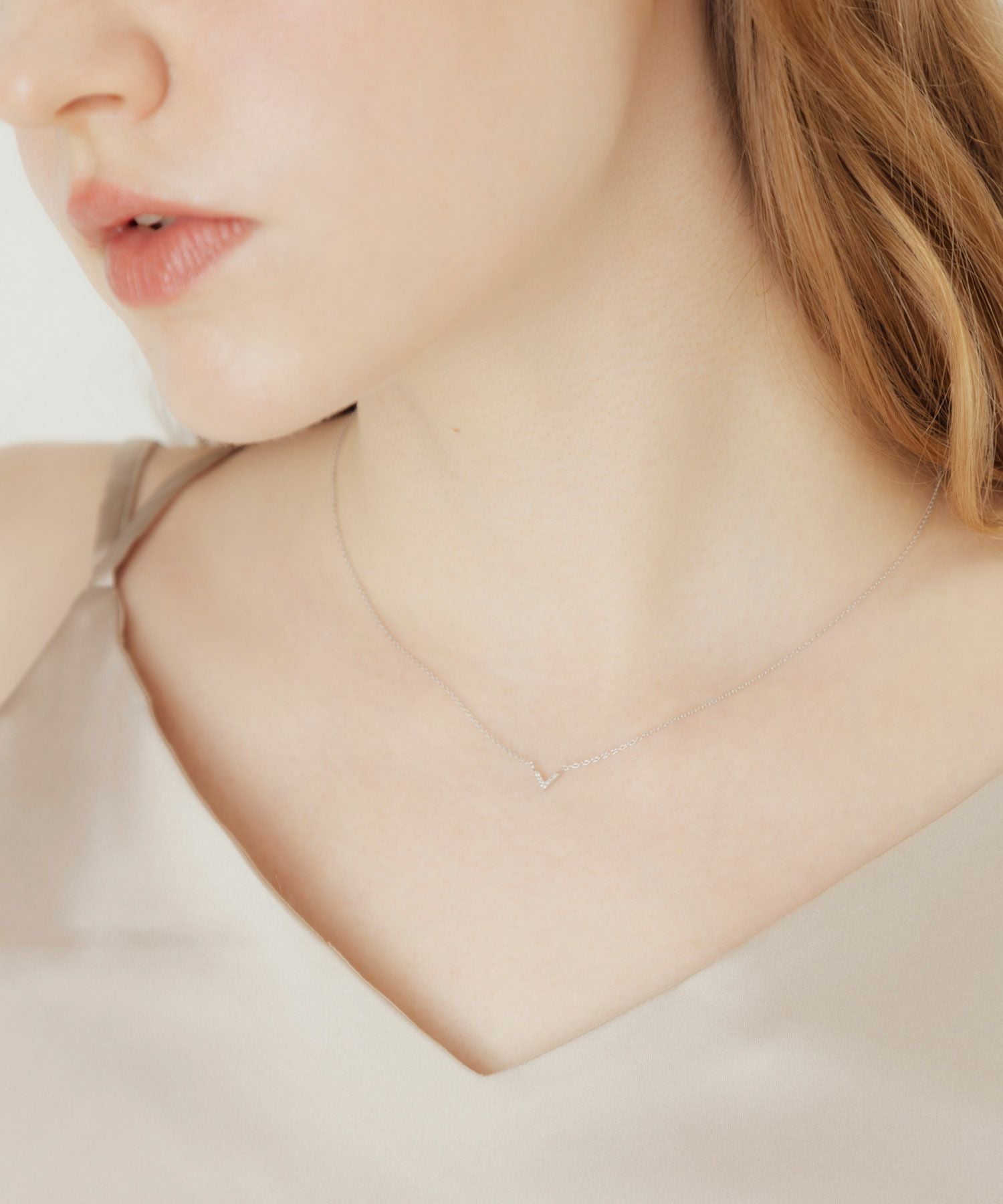 [SV925]Vモチーフメレダイヤモンドプチペンダント