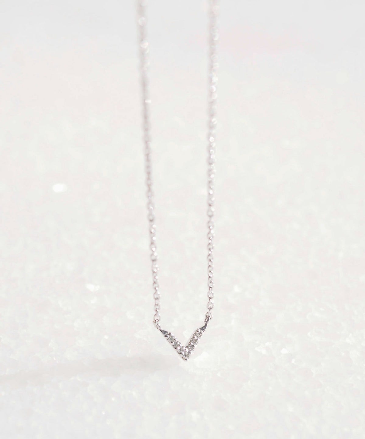 [SV925]Vモチーフメレダイヤモンドプチペンダント