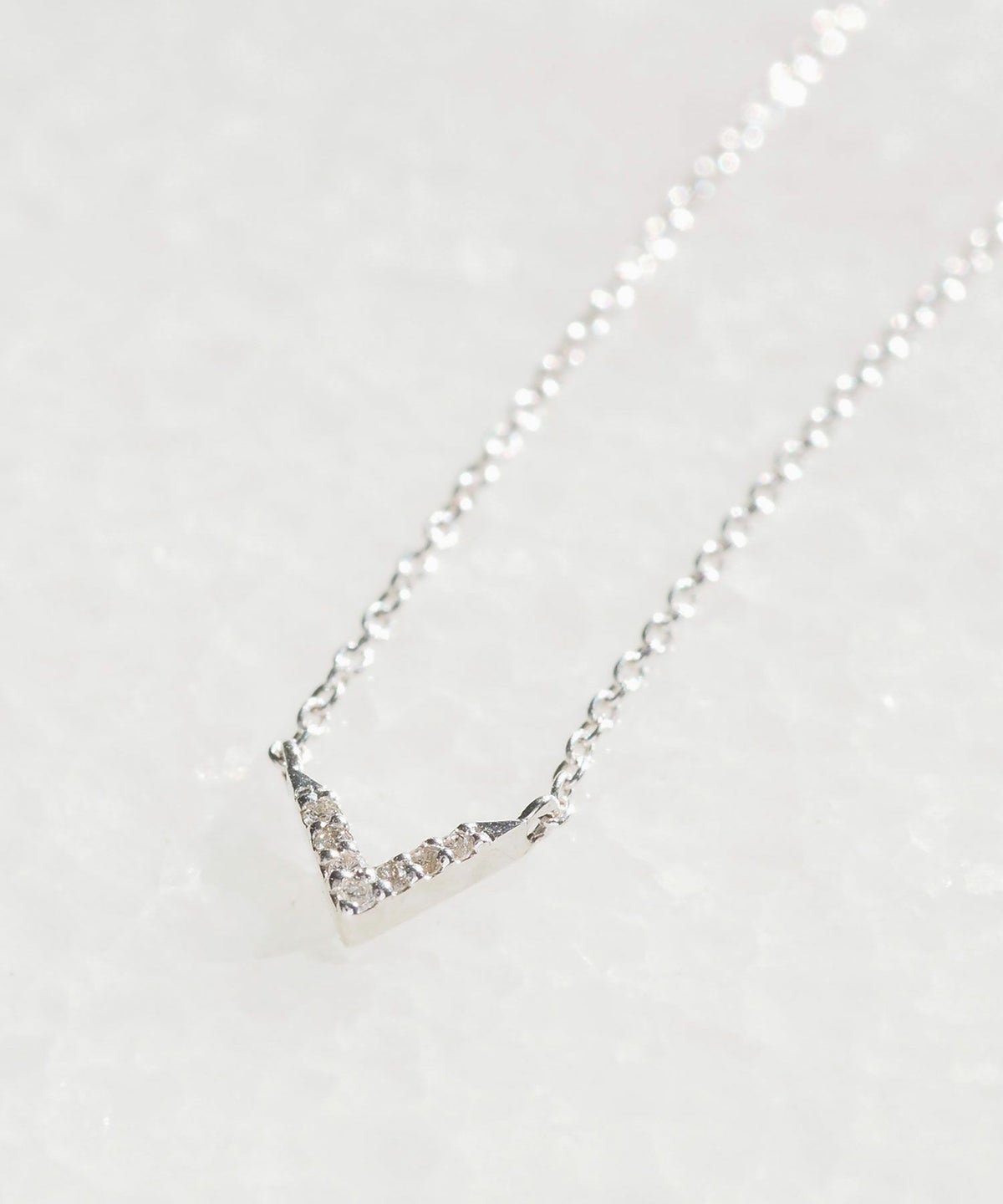 [SV925]Vモチーフメレダイヤモンドプチペンダント