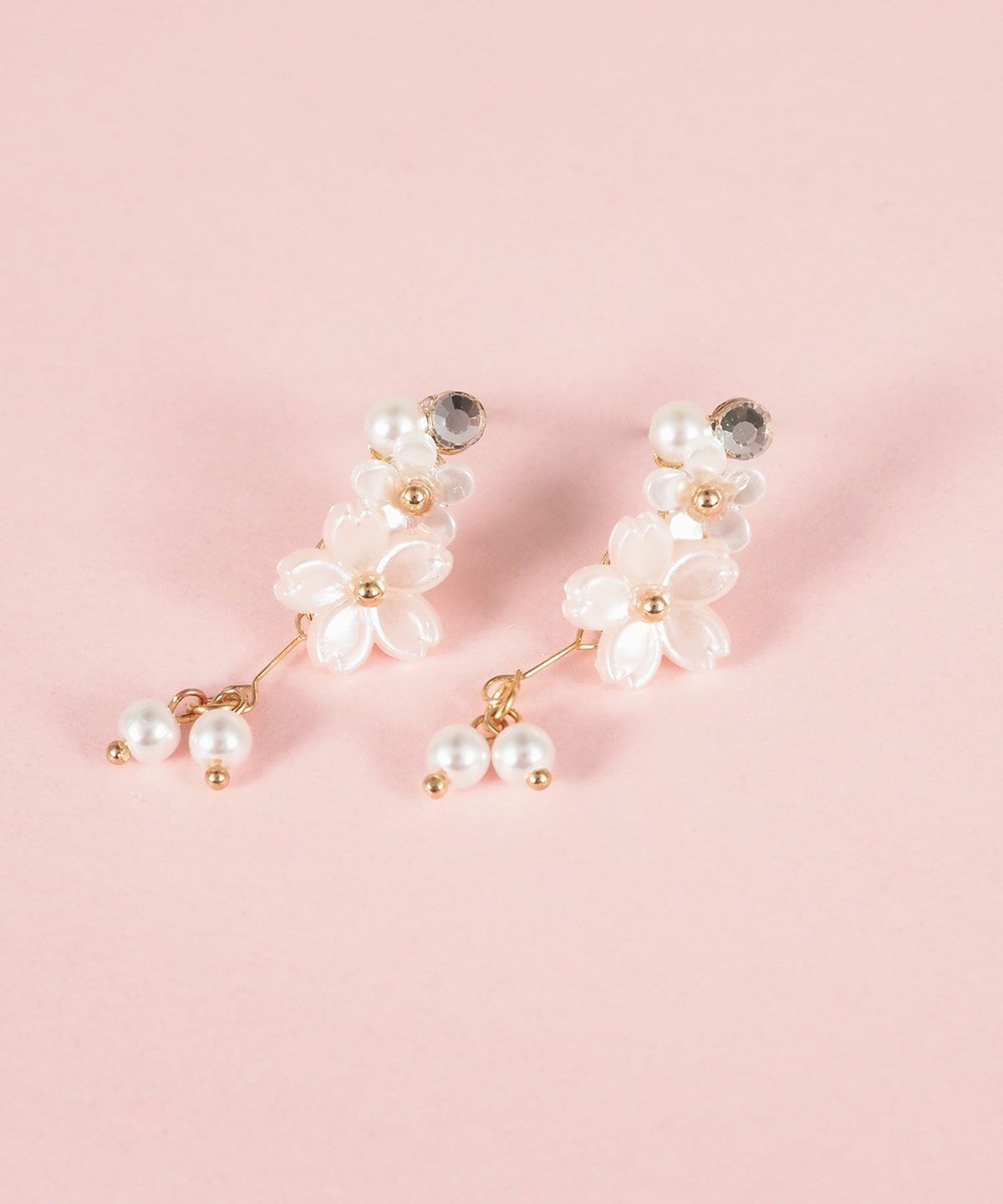 SAKURAパールチタンポストピアス