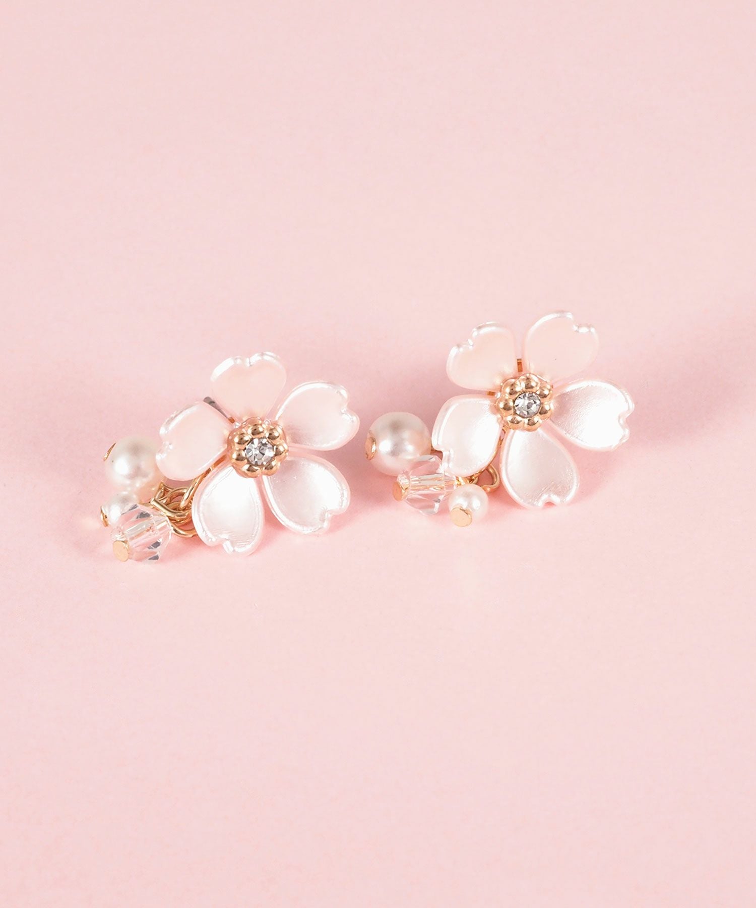 SAKURAチタンポストピアス