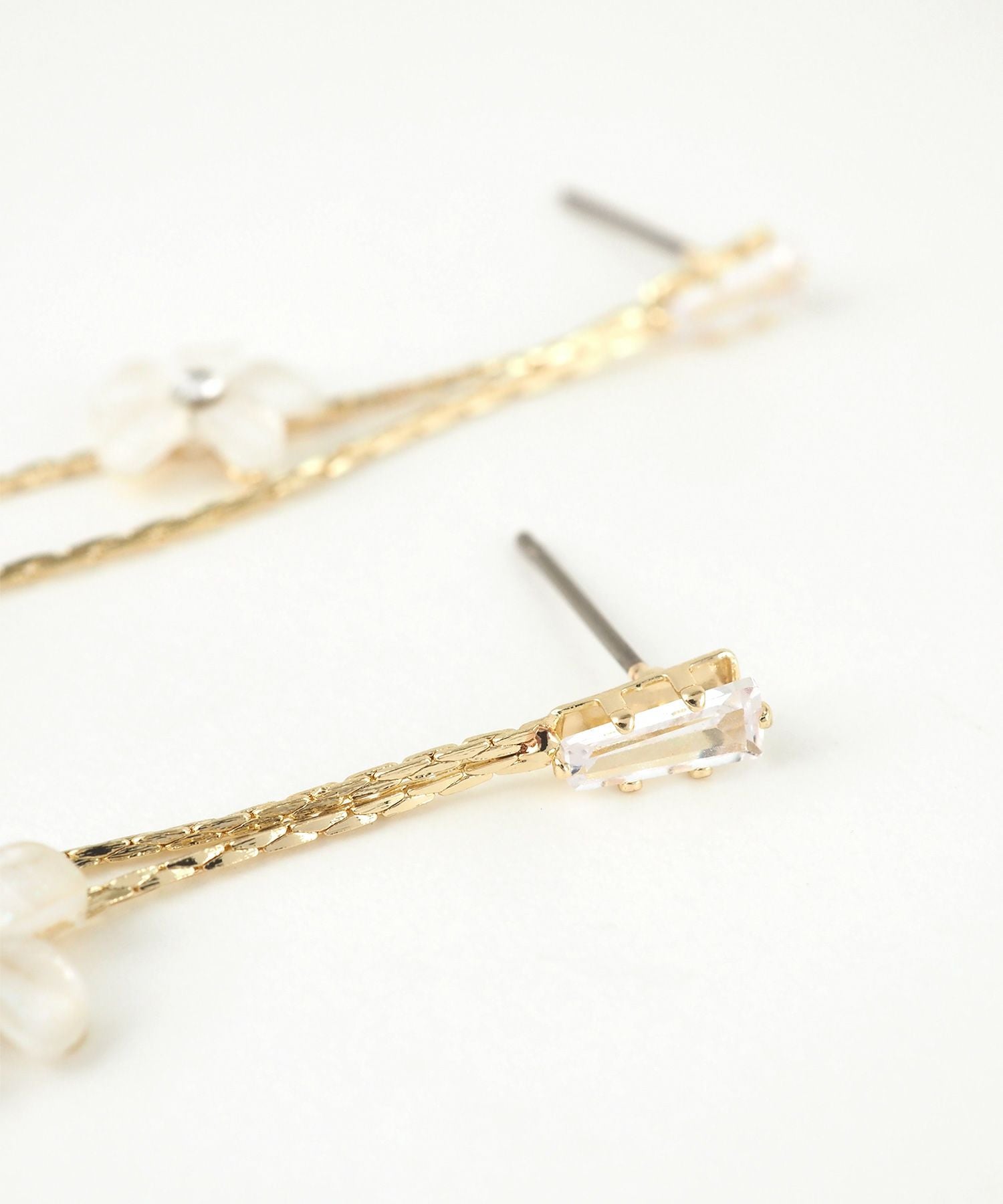 フロストフラワーチェーンチタンポストピアス