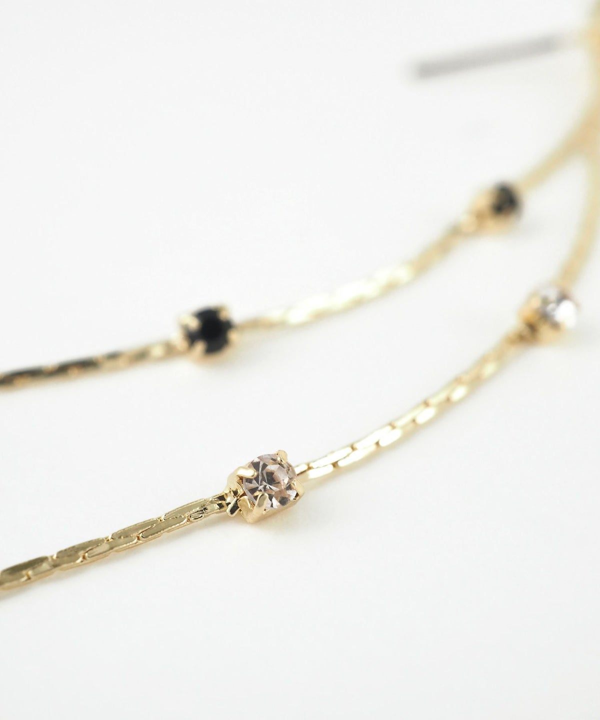 モノトーンビジューチェーンチタンポストピアス