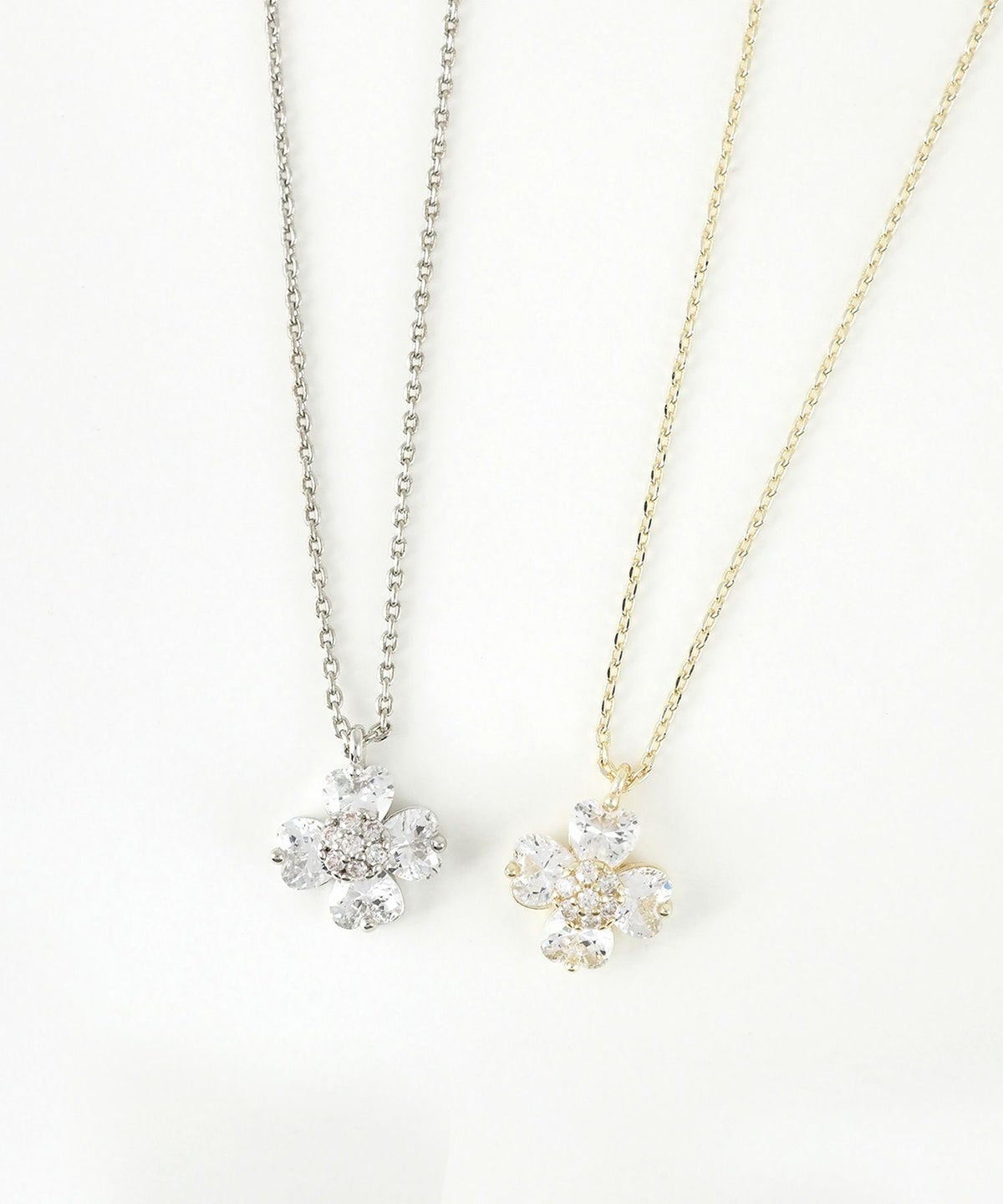 クローバージルコニアネックレス