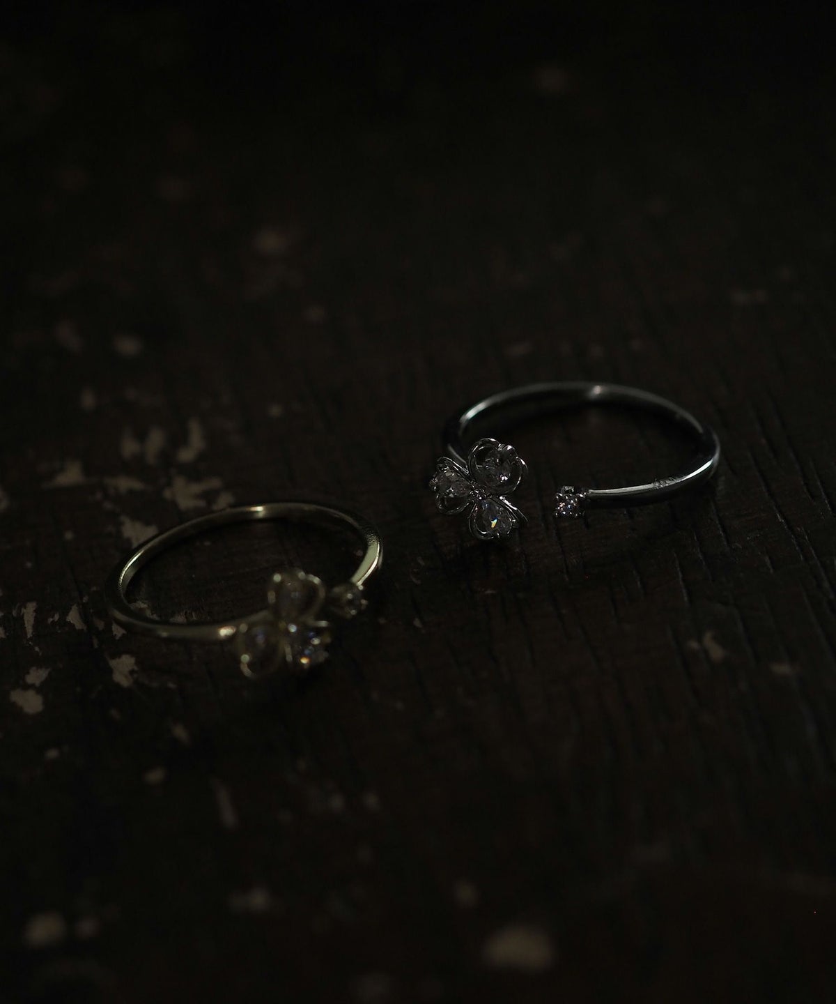 クローバージルコニアオープンリング