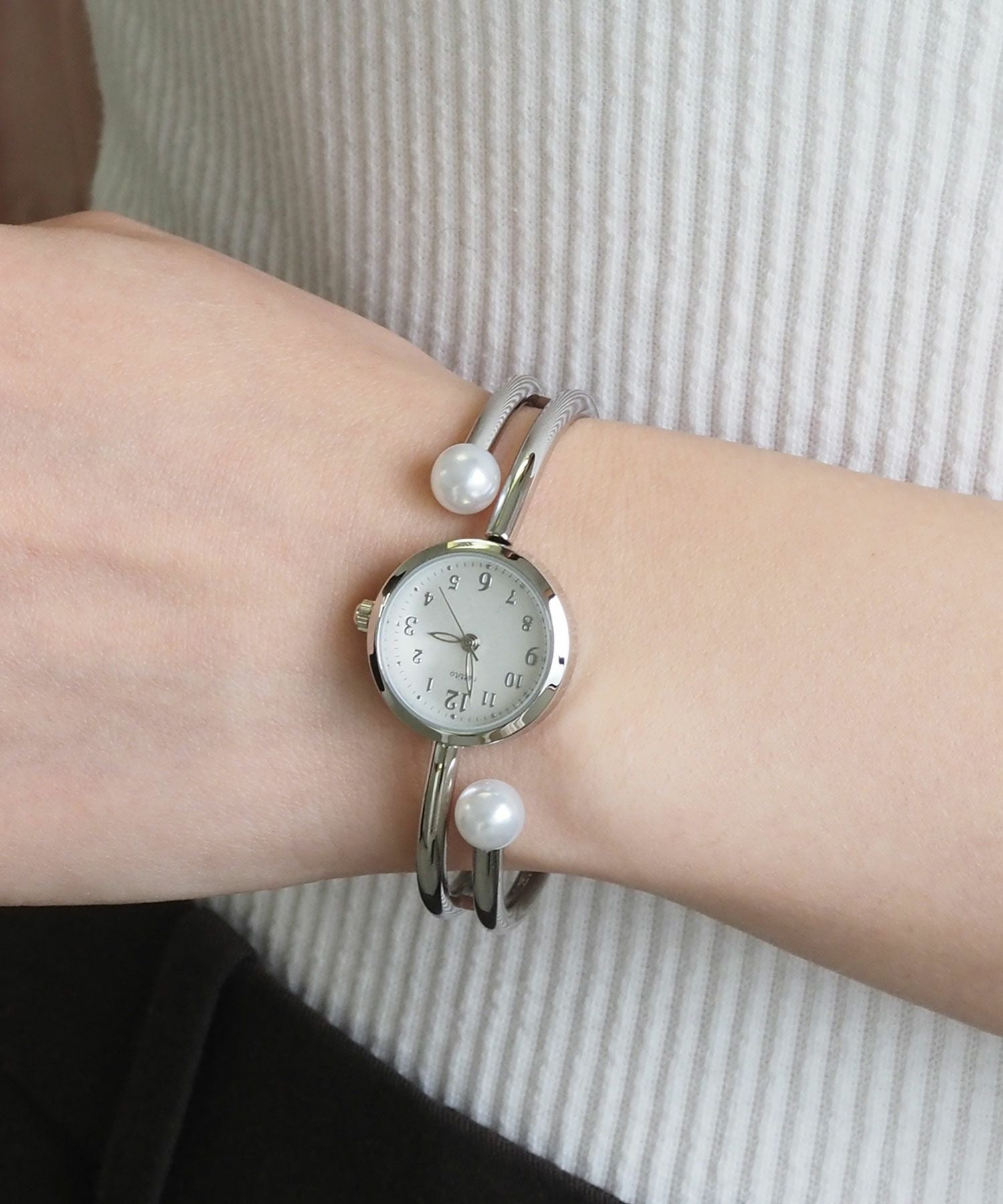 パールバングルウォッチ
