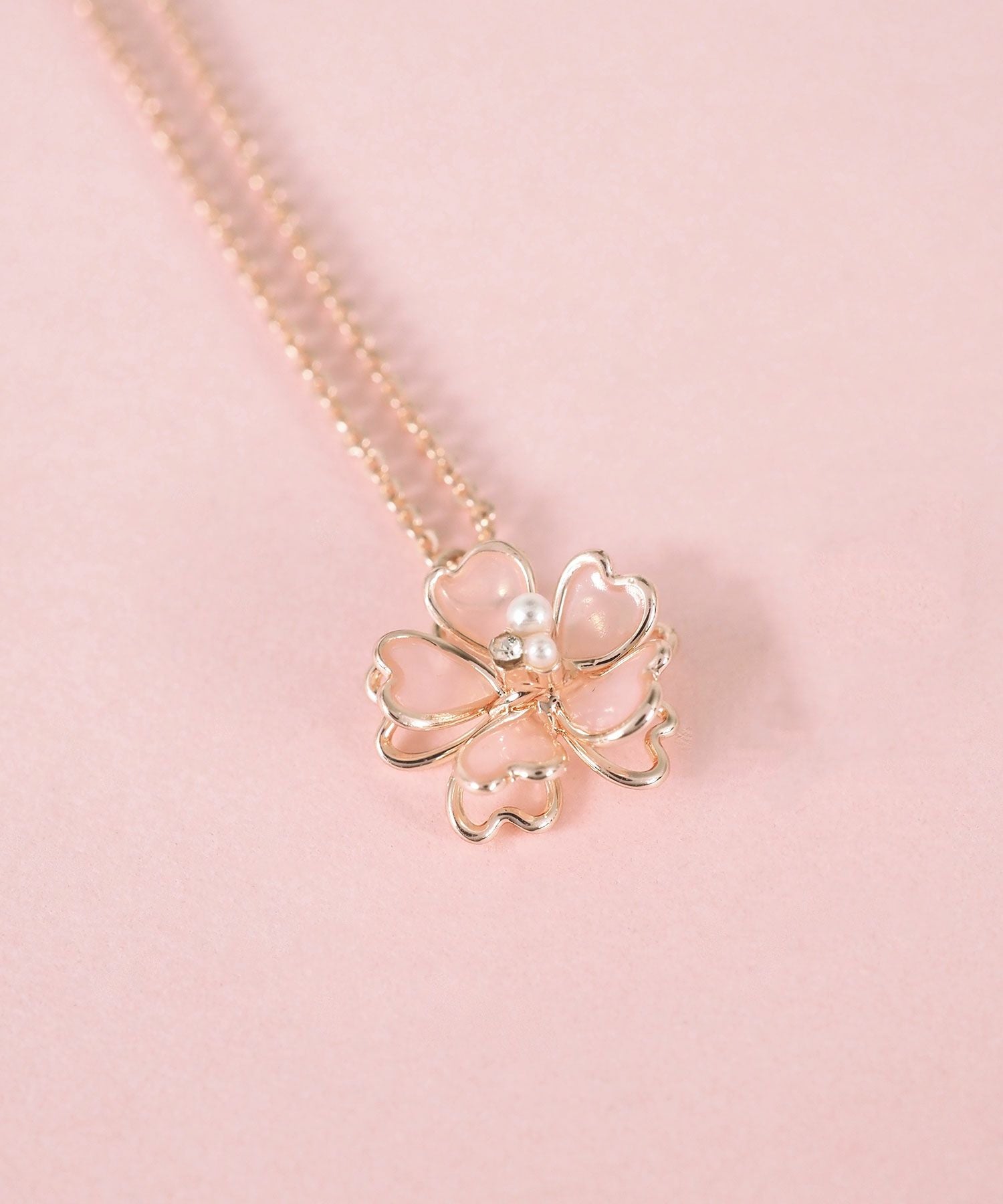 サクラシャインラインネックレス