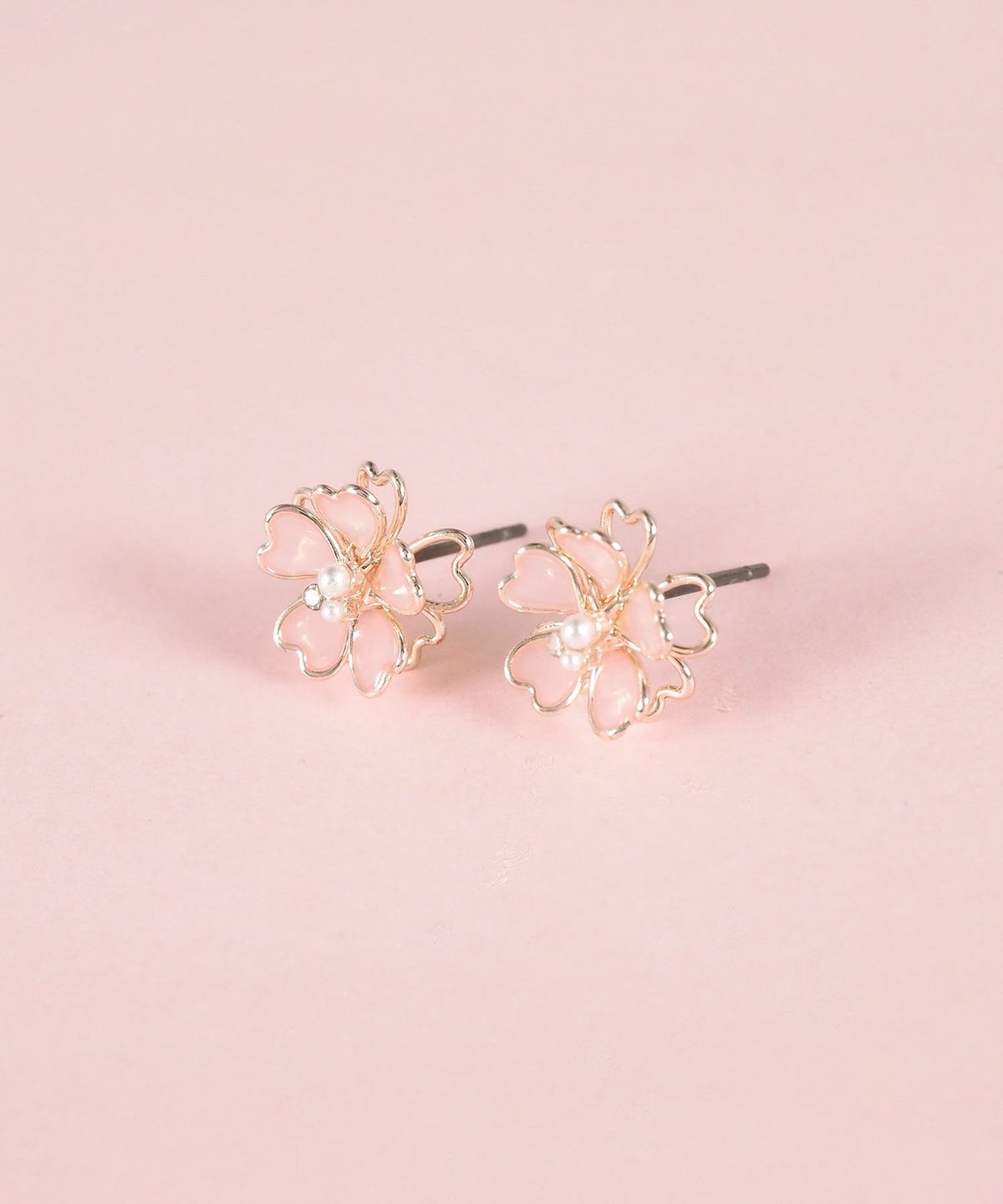 サクラシャインラインチタンポストピアス