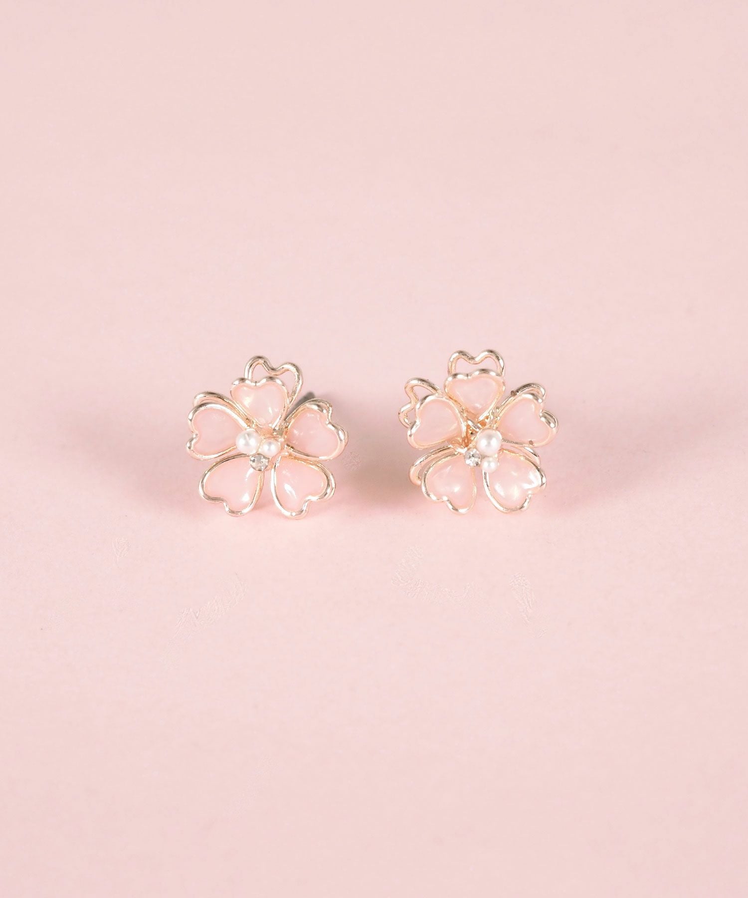 サクラシャインラインチタンポストピアス