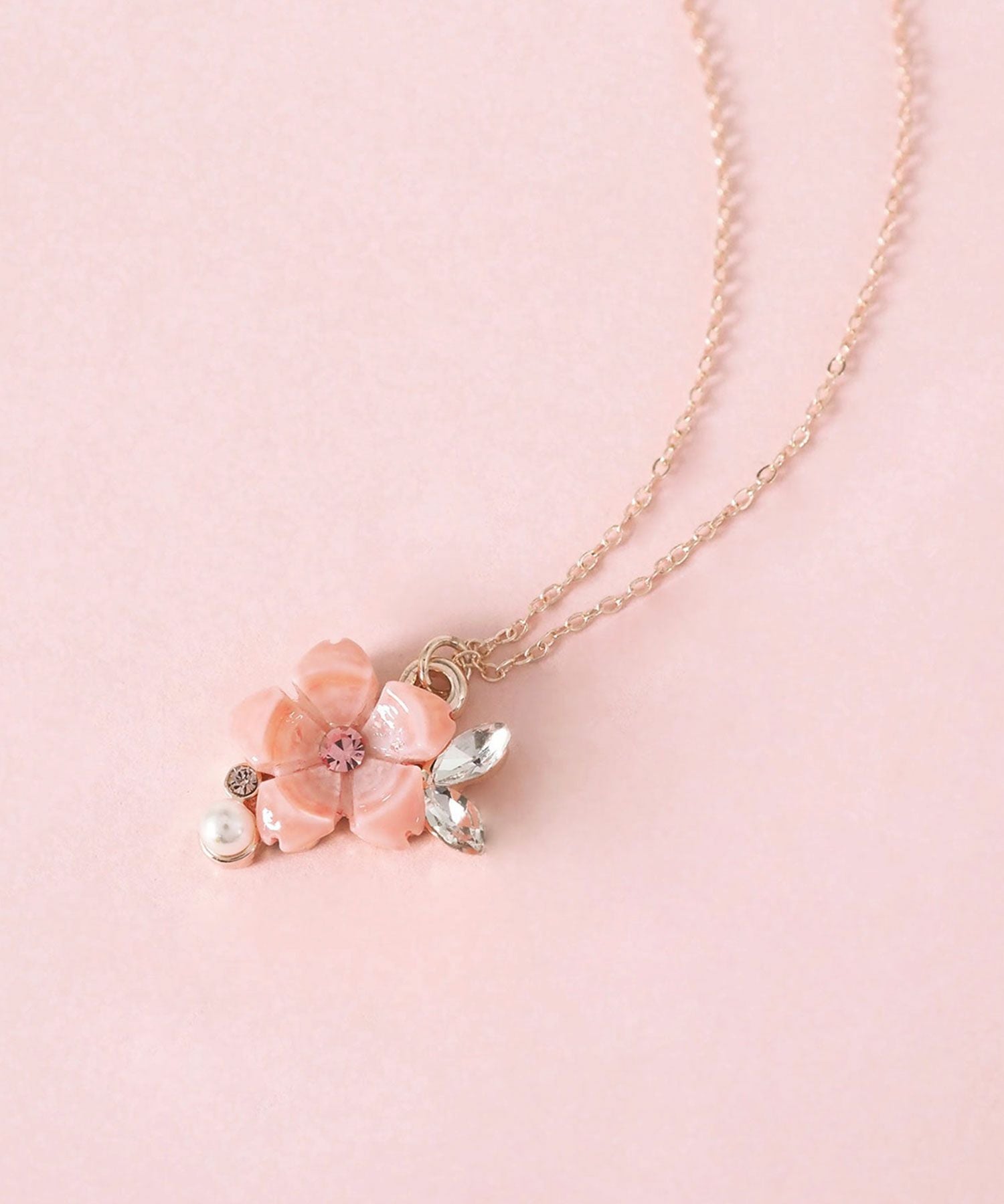 サクラドロップネックレス