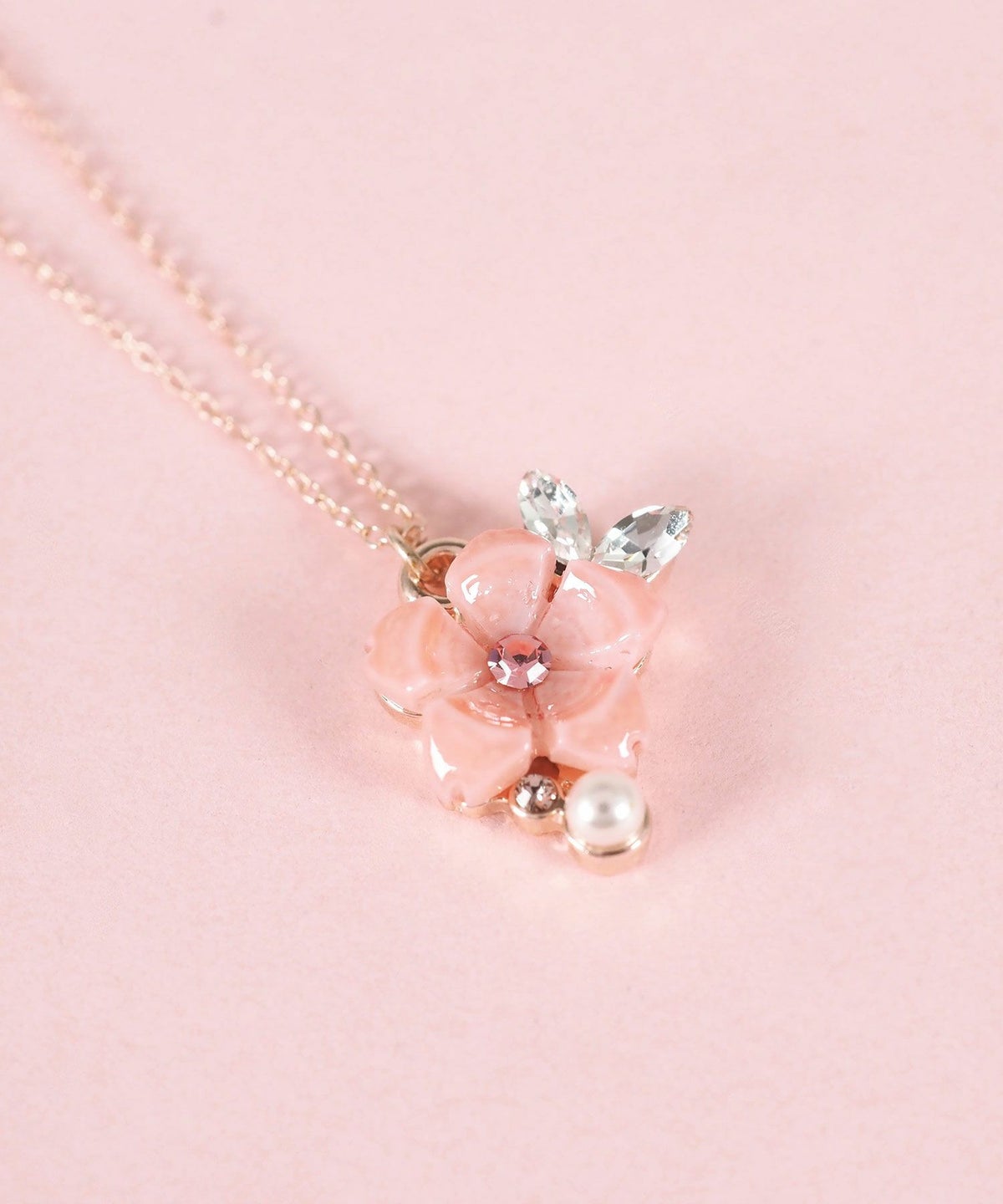 サクラドロップネックレス