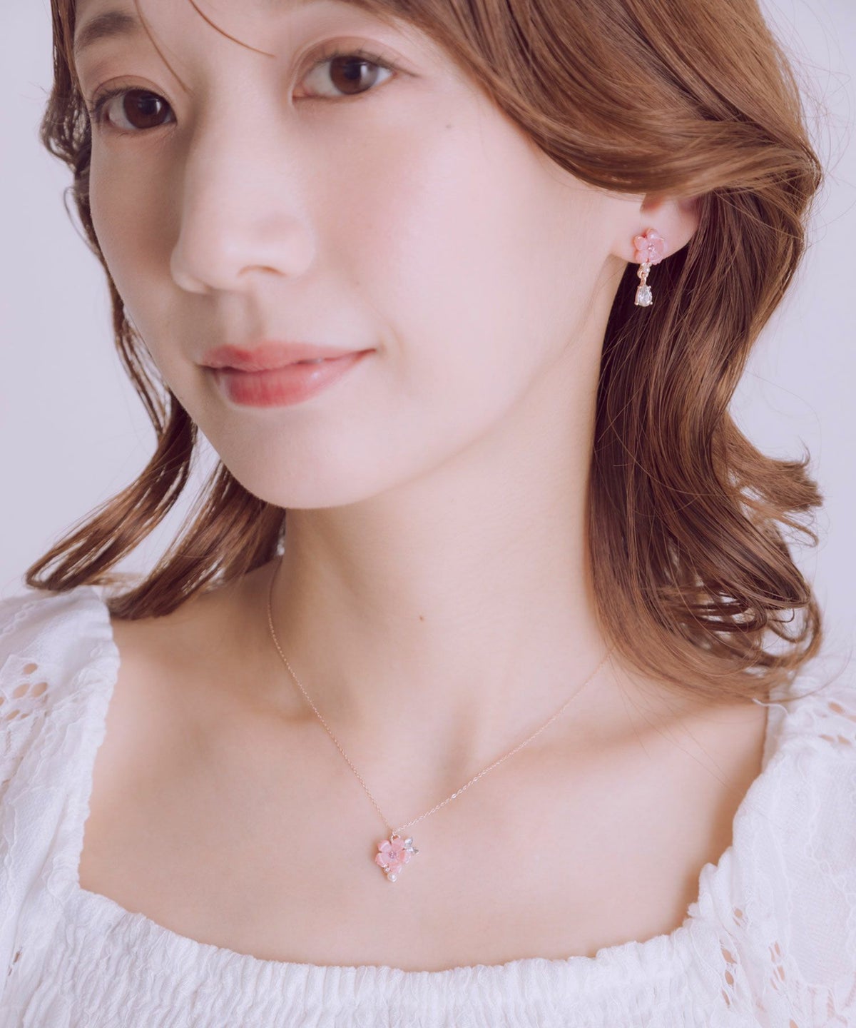 サクラドロップネックレス