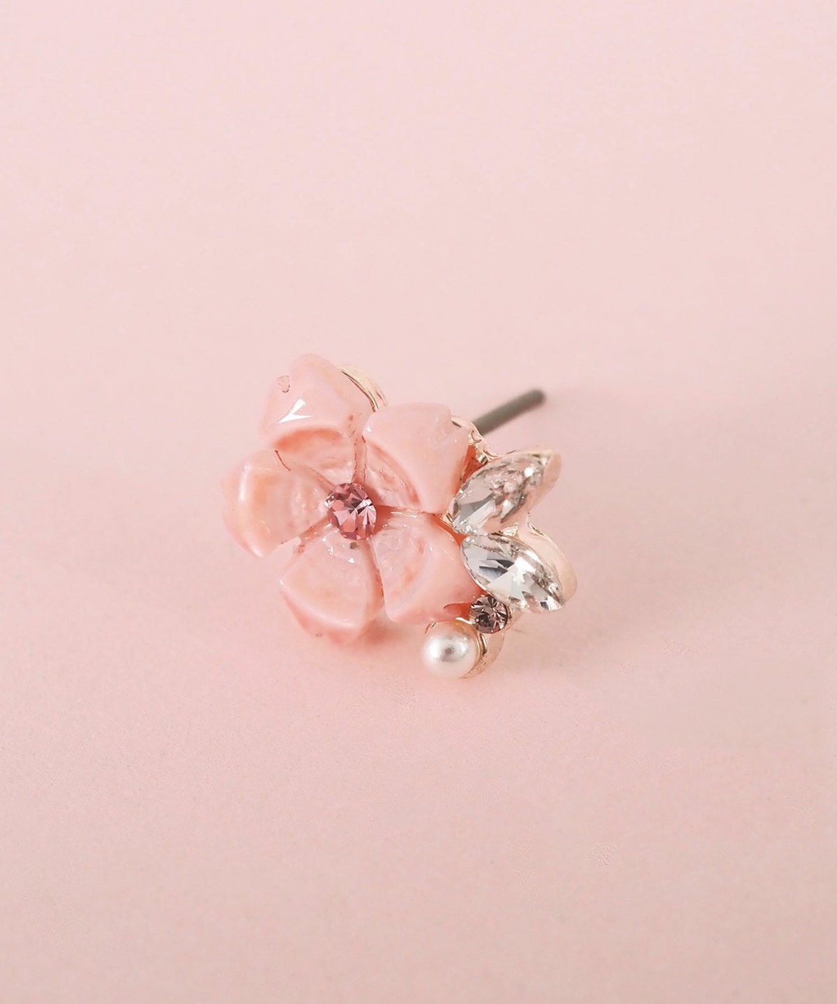 サクラドロップチタンポストピアス