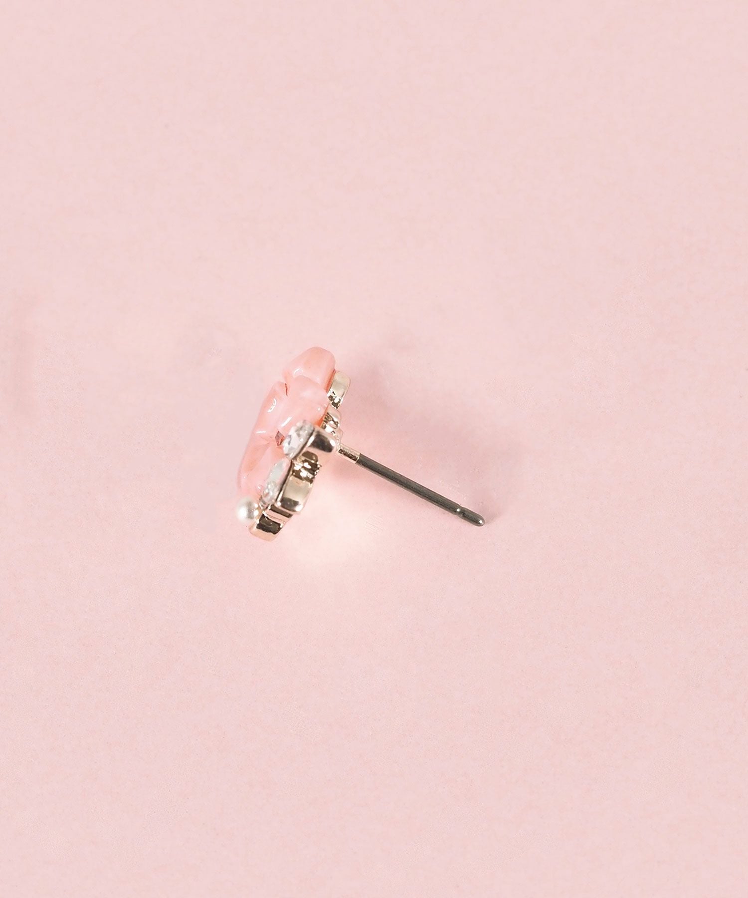 サクラドロップチタンポストピアス