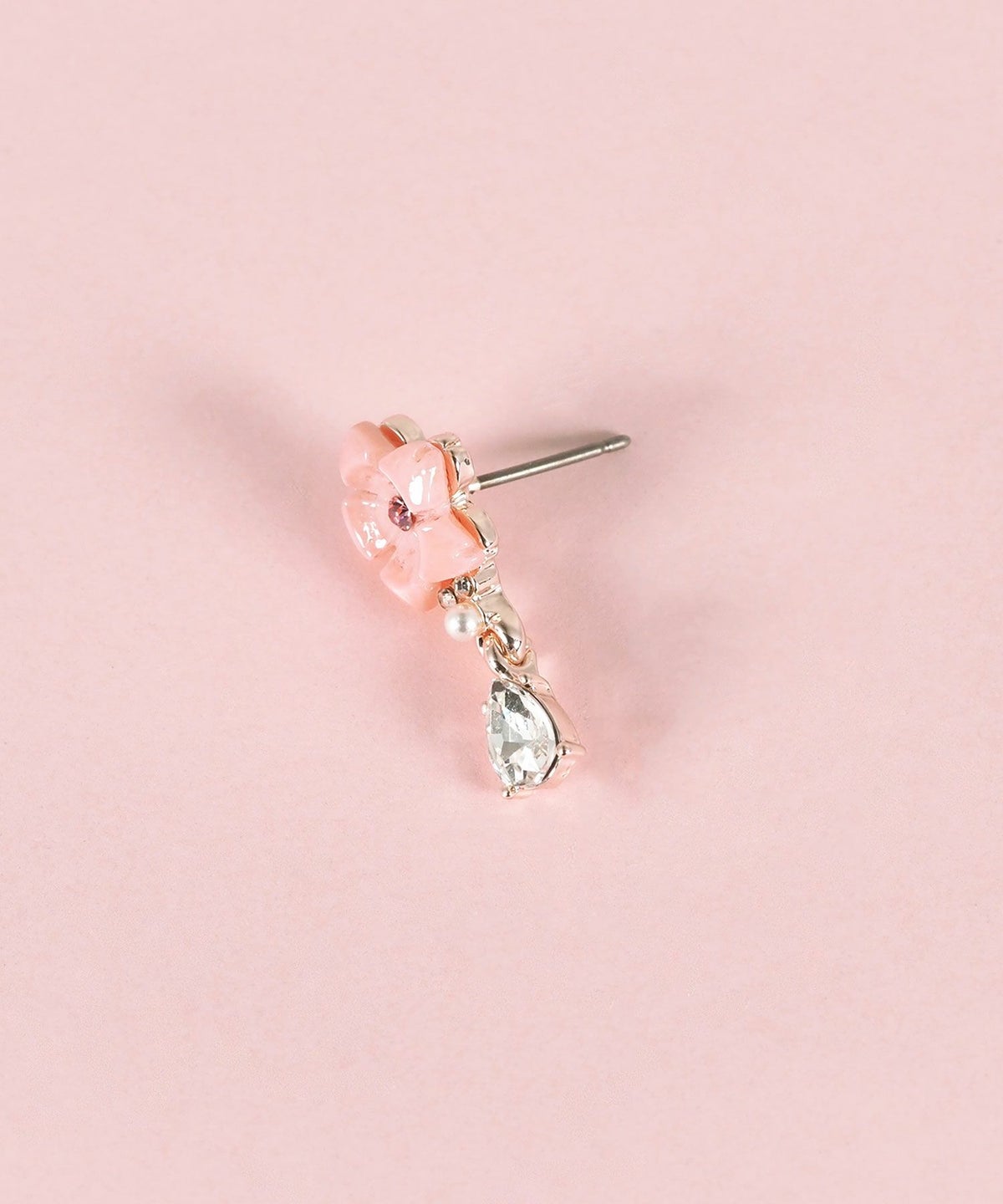 サクラドロップビジューチタンポストピアス