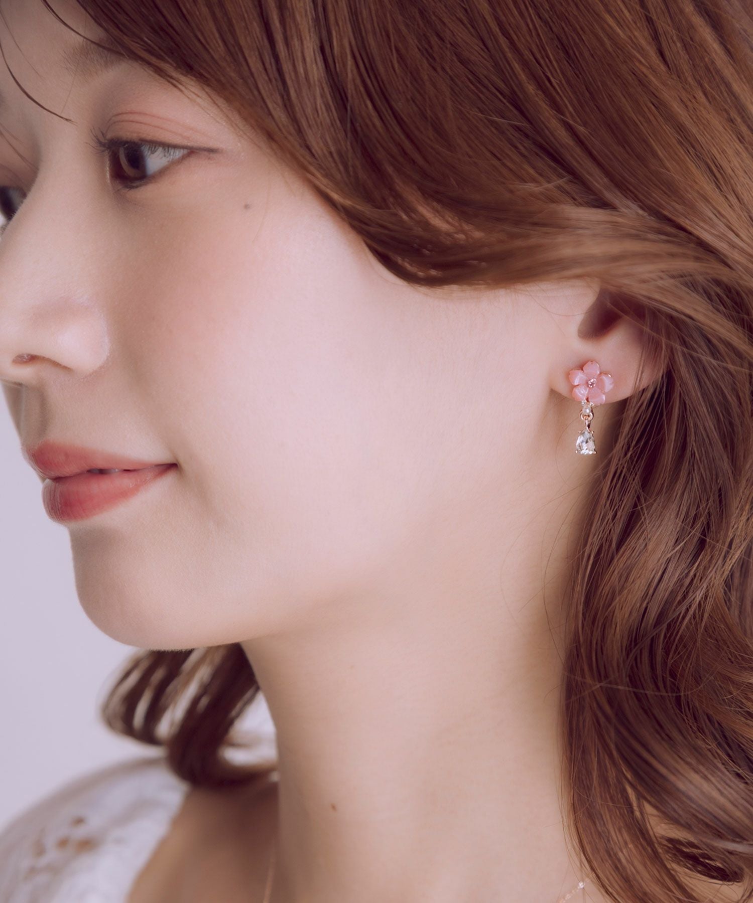 サクラドロップビジューチタンポストピアス