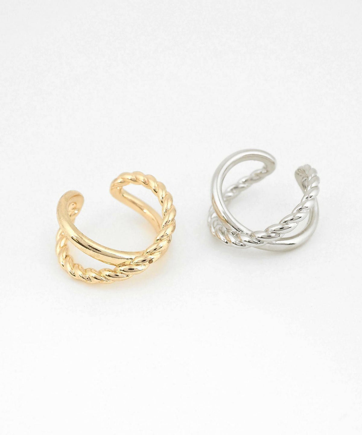 ネジリクロスイヤーカフ