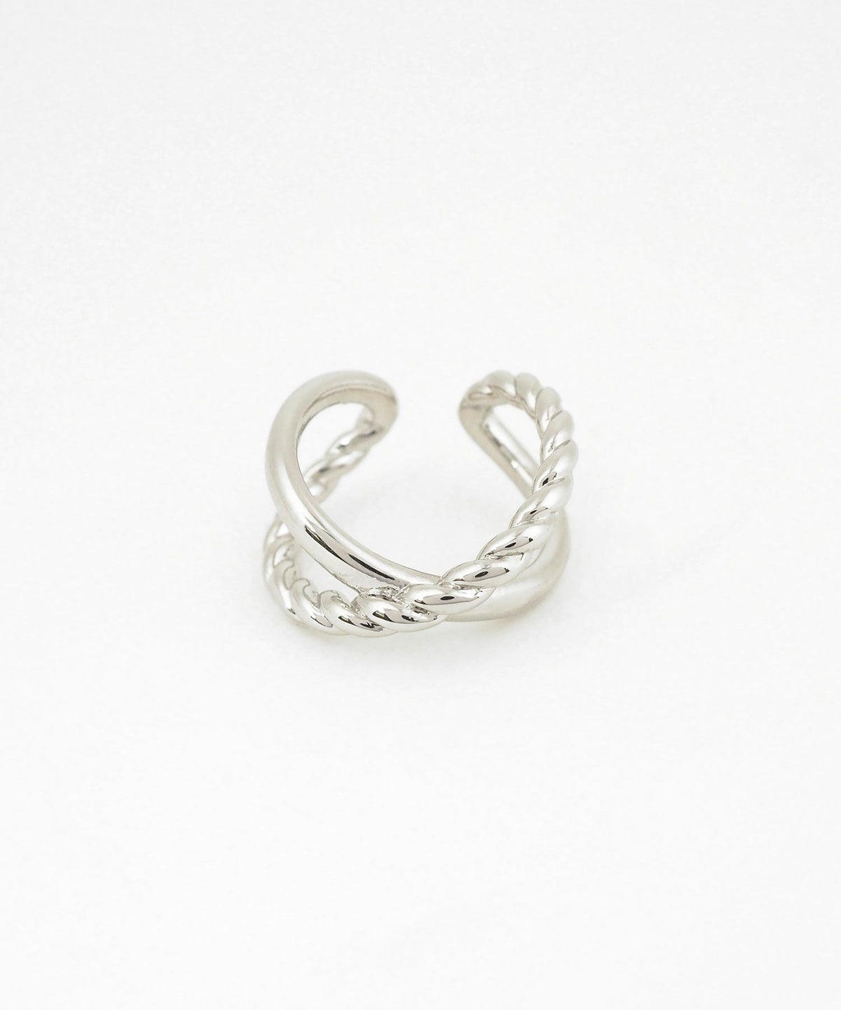 ネジリクロスイヤーカフ