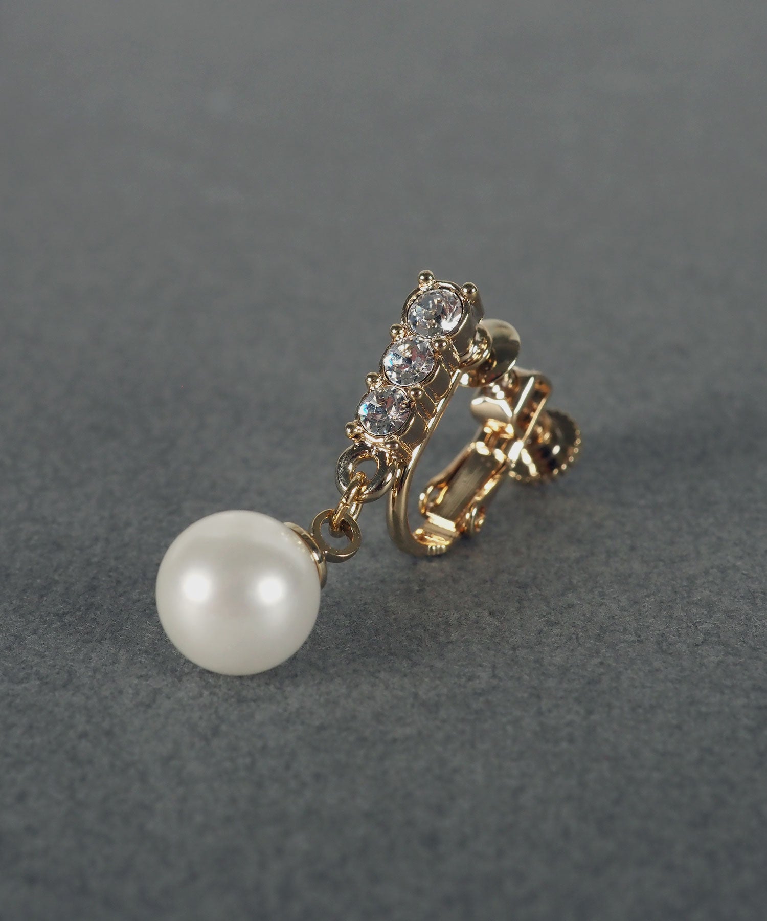 スリーグレインズパールイヤリング【MUK voyalibre】