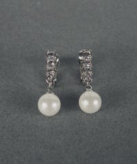 スリーグレインズパールイヤリング【MUK voyalibre】