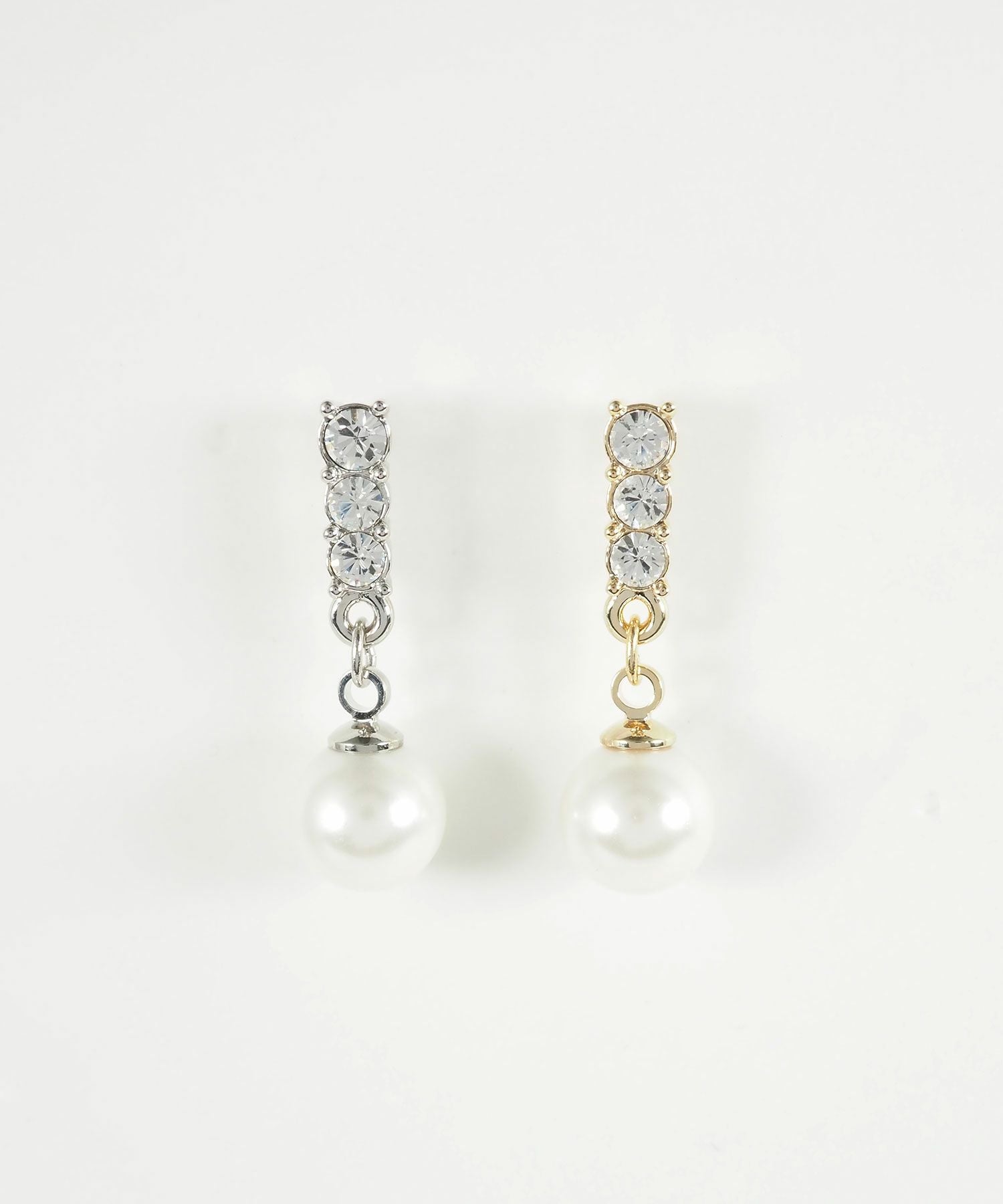 スリーグレインズパールチタンポストピアス【MUK voyalibre】