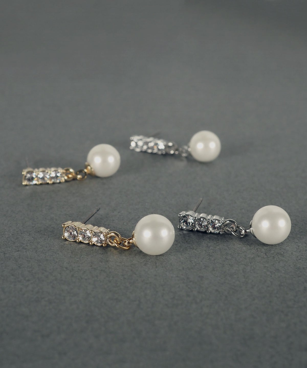 スリーグレインズパールチタンポストピアス【MUK voyalibre】